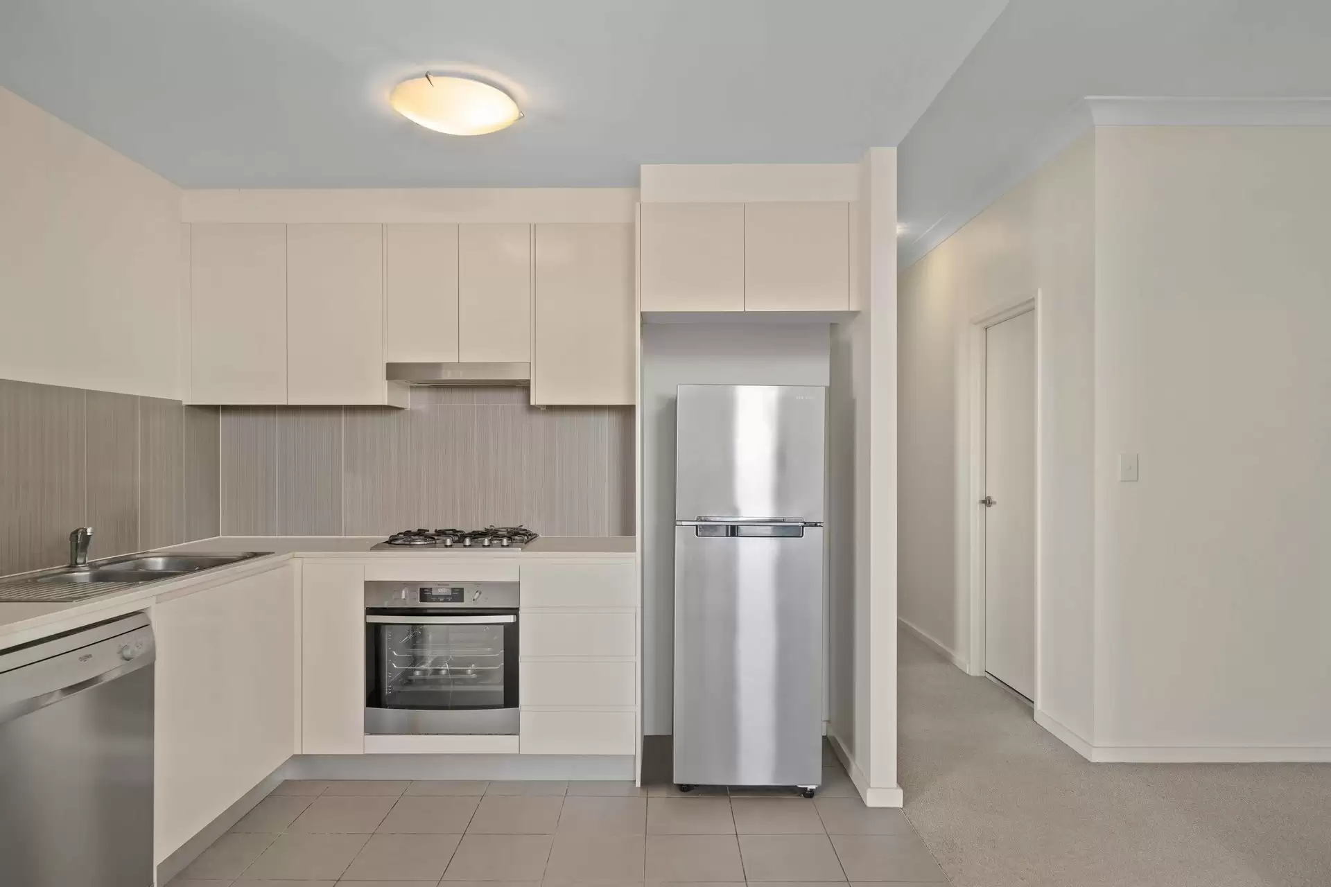 94/69-73 Elizabeth Drive, Liverpool Sold by Richard Matthews Real Estate - image 2
