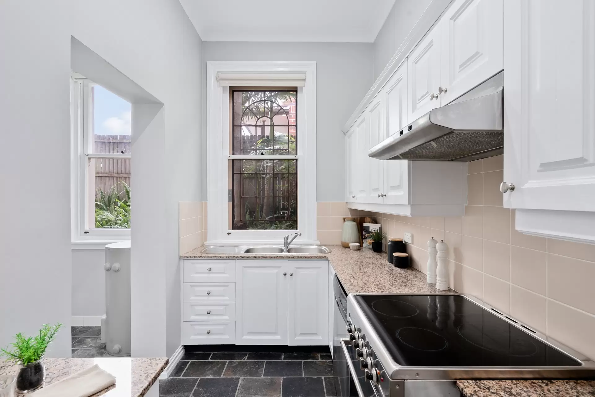 5/2-4 Carrington Avenue, Strathfield Sold by Richard Matthews Real Estate - image 4