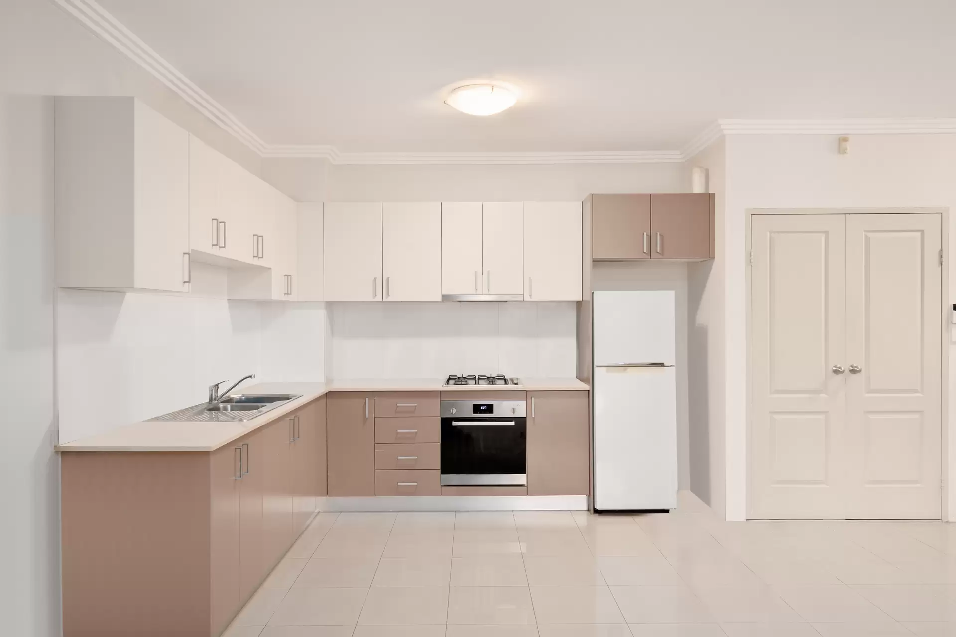 14/462-464 Guildford Road, Guildford Sold by Richard Matthews Real Estate - image 2