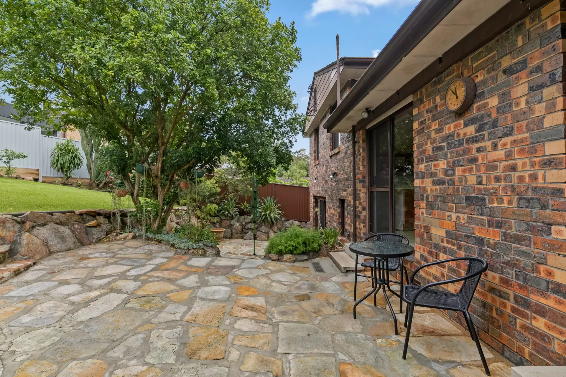 50 Carnavon Crescent, Georges Hall Sold by Richard Matthews Real Estate - image 5