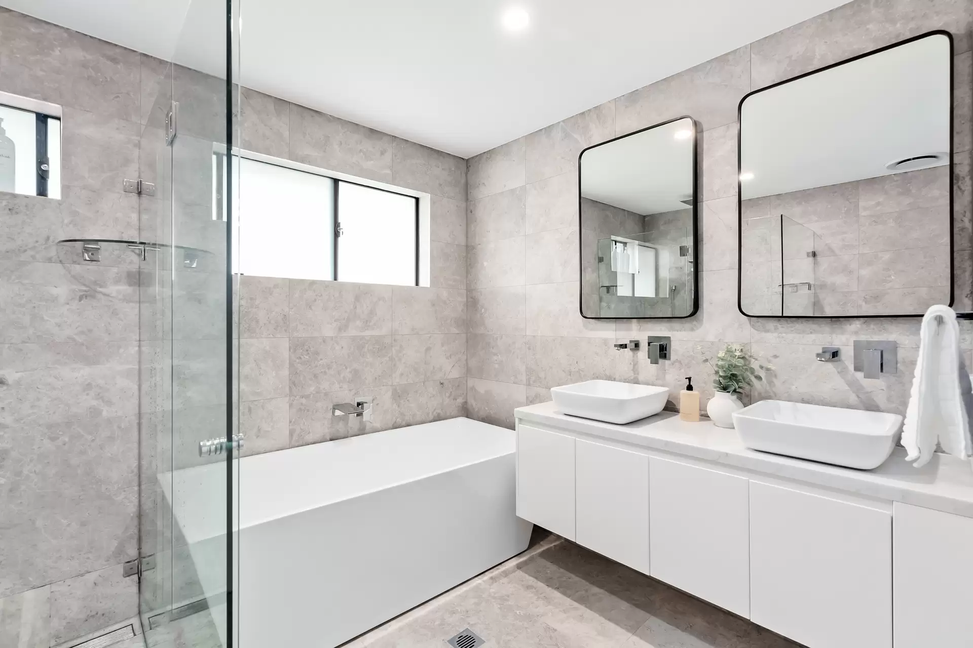 2 Cumberland Avenue, Georges Hall Sold by Richard Matthews Real Estate - image 6