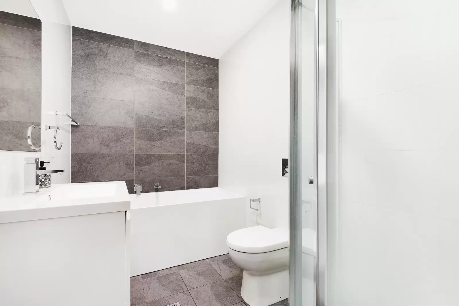 104/549-557 Liverpool Road, Strathfield Leased by Richard Matthews Real Estate - image 5