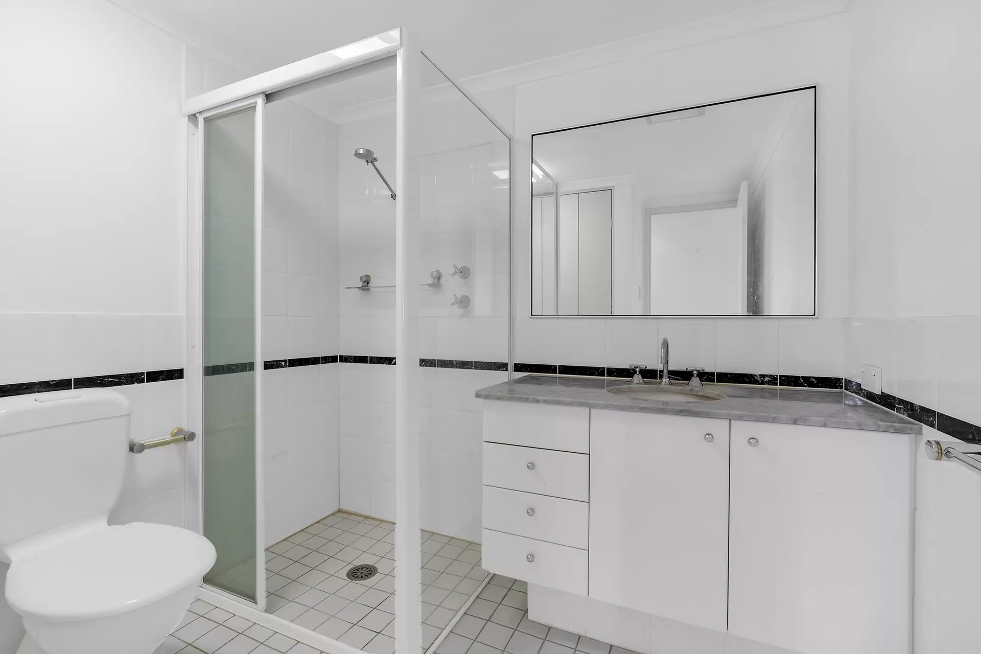 13e/19-21  George Street, North Strathfield Leased by Richard Matthews Real Estate - image 3