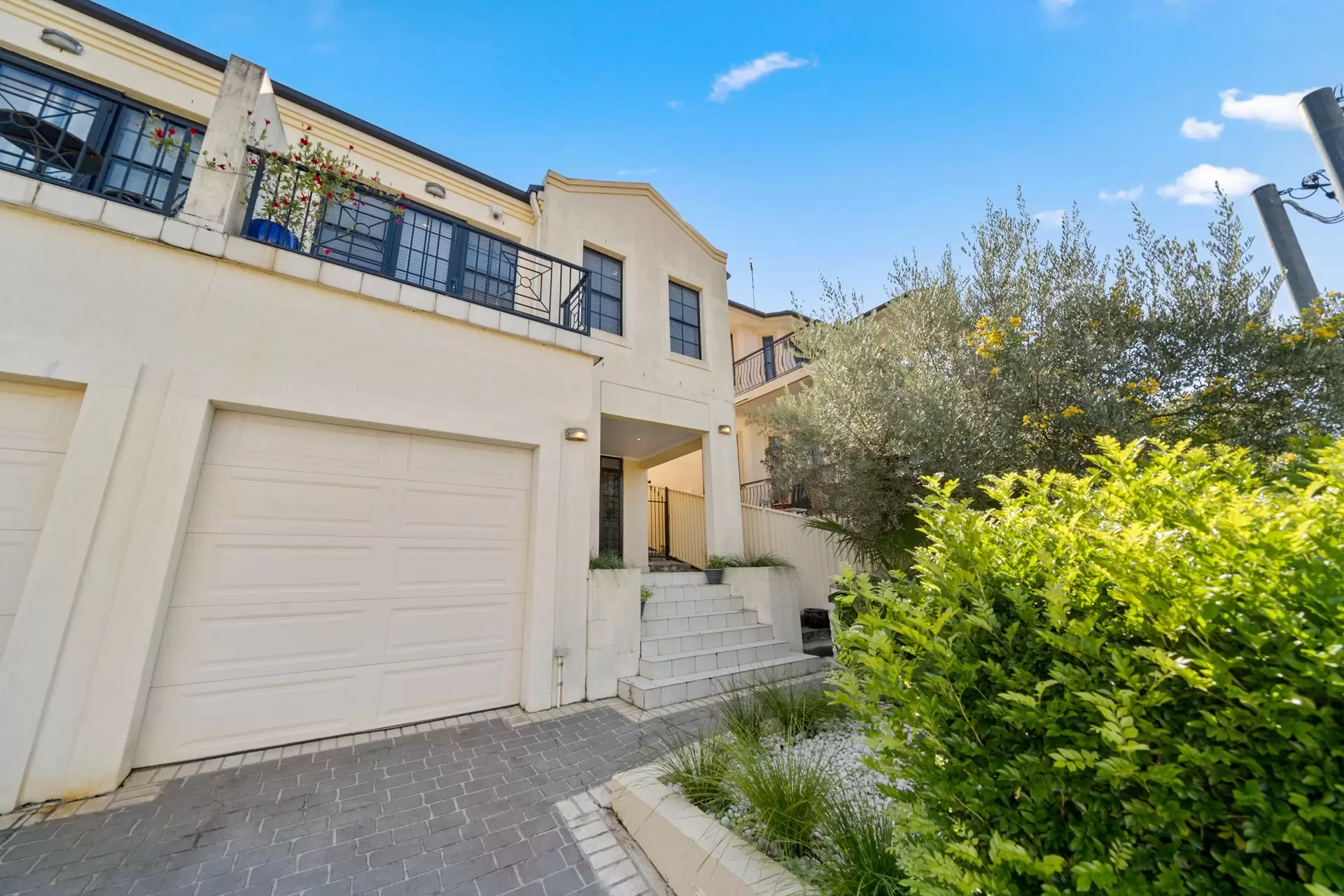 2/22 Balmoral Crescent, Georges Hall Sold by Richard Matthews Real Estate - image 1