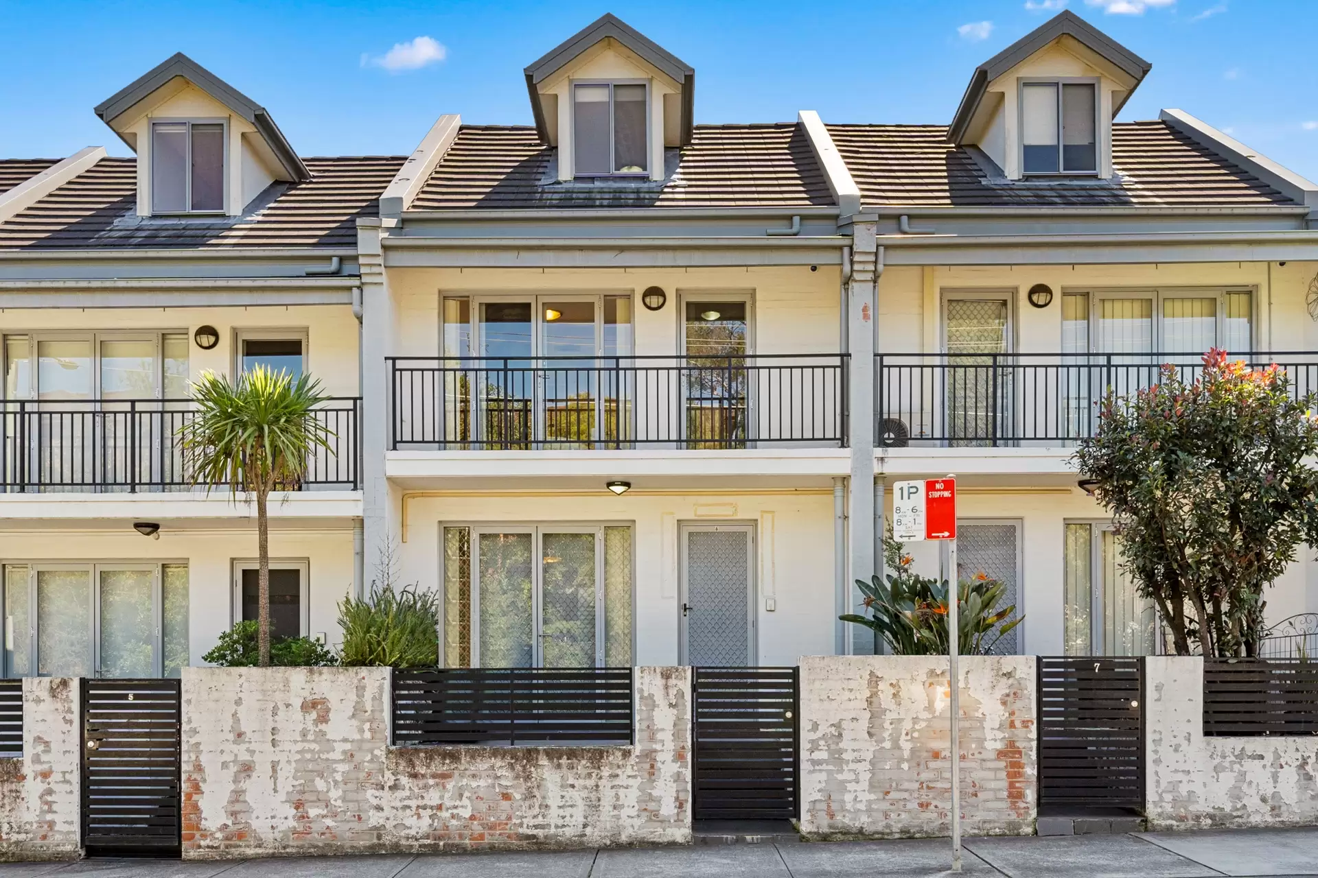 6/13-17 Oxford Street, Burwood Sold by Richard Matthews Real Estate - image 2