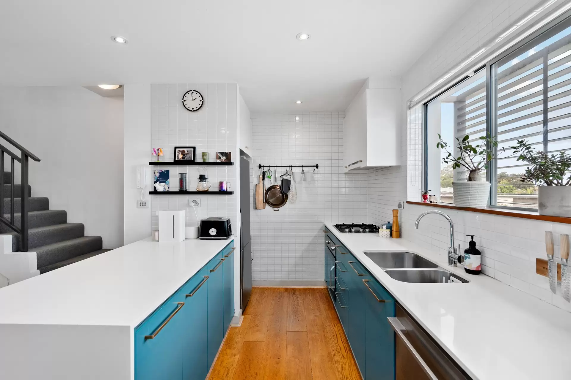 11/1-11 Canterbury Road, Canterbury Sold by Richard Matthews Real Estate - image 1