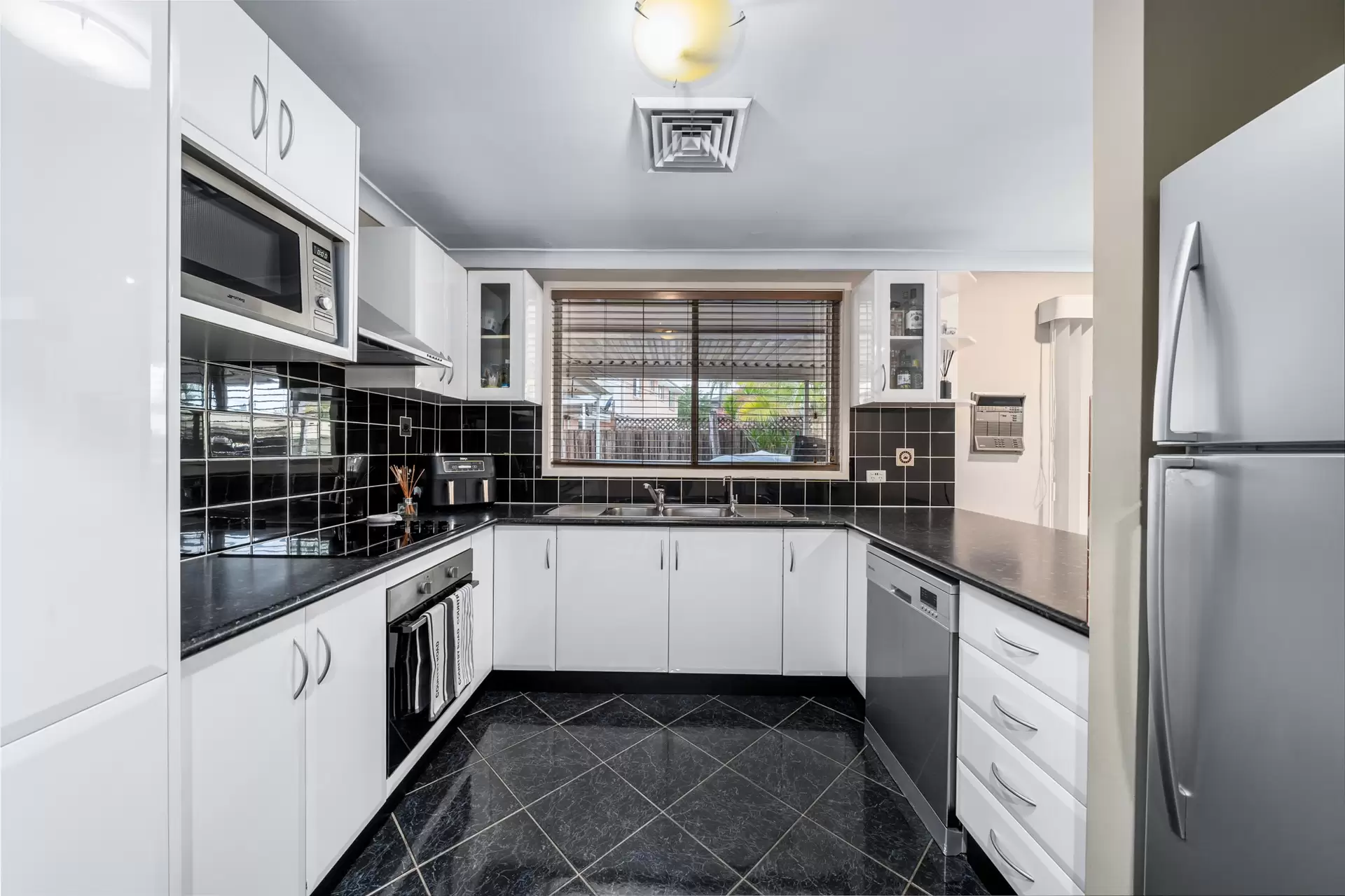 62 Sturt Avenue, Georges Hall Sold by Richard Matthews Real Estate - image 5