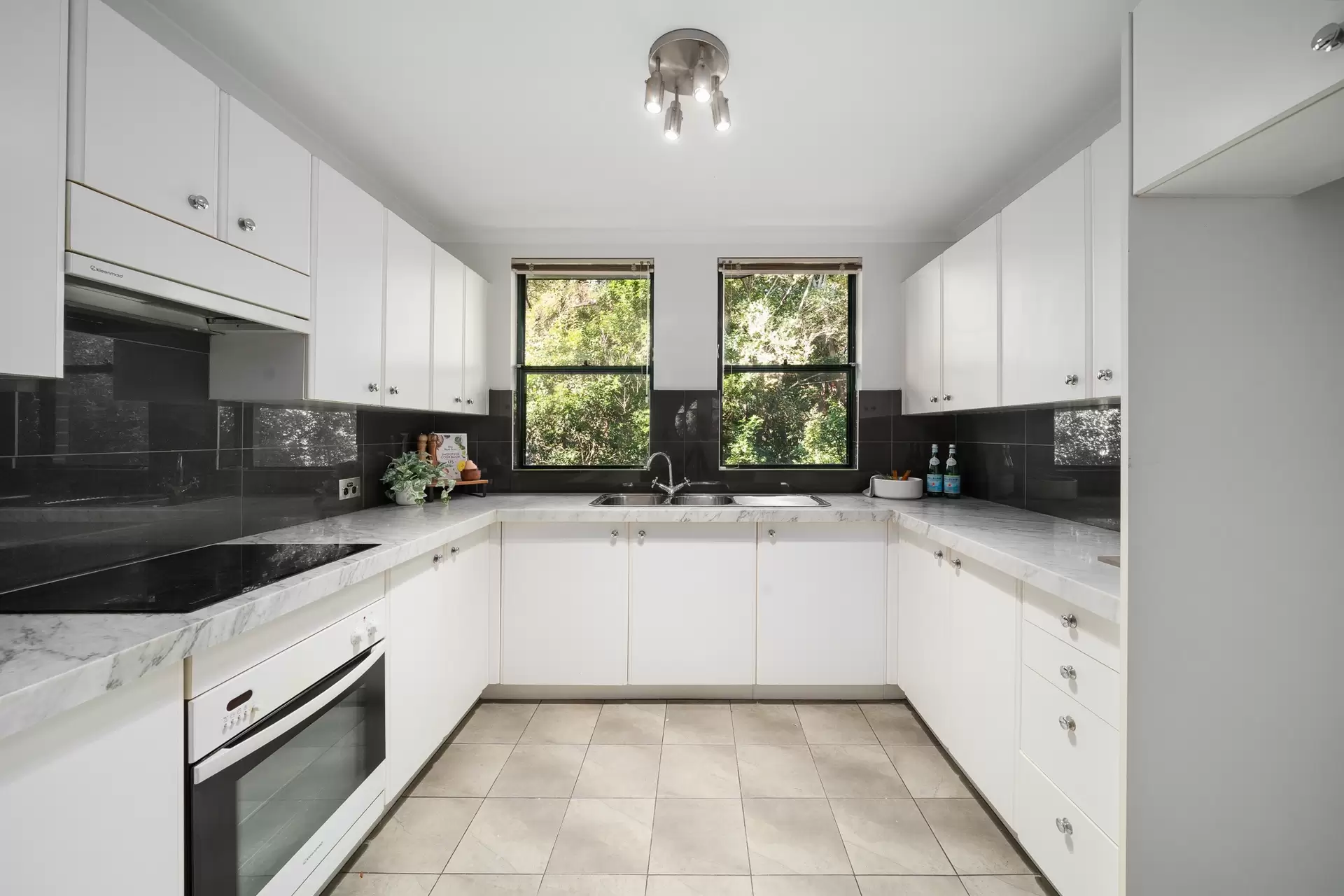 13/2 Williams Parade, Dulwich Hill Sold by Richard Matthews Real Estate - image 2