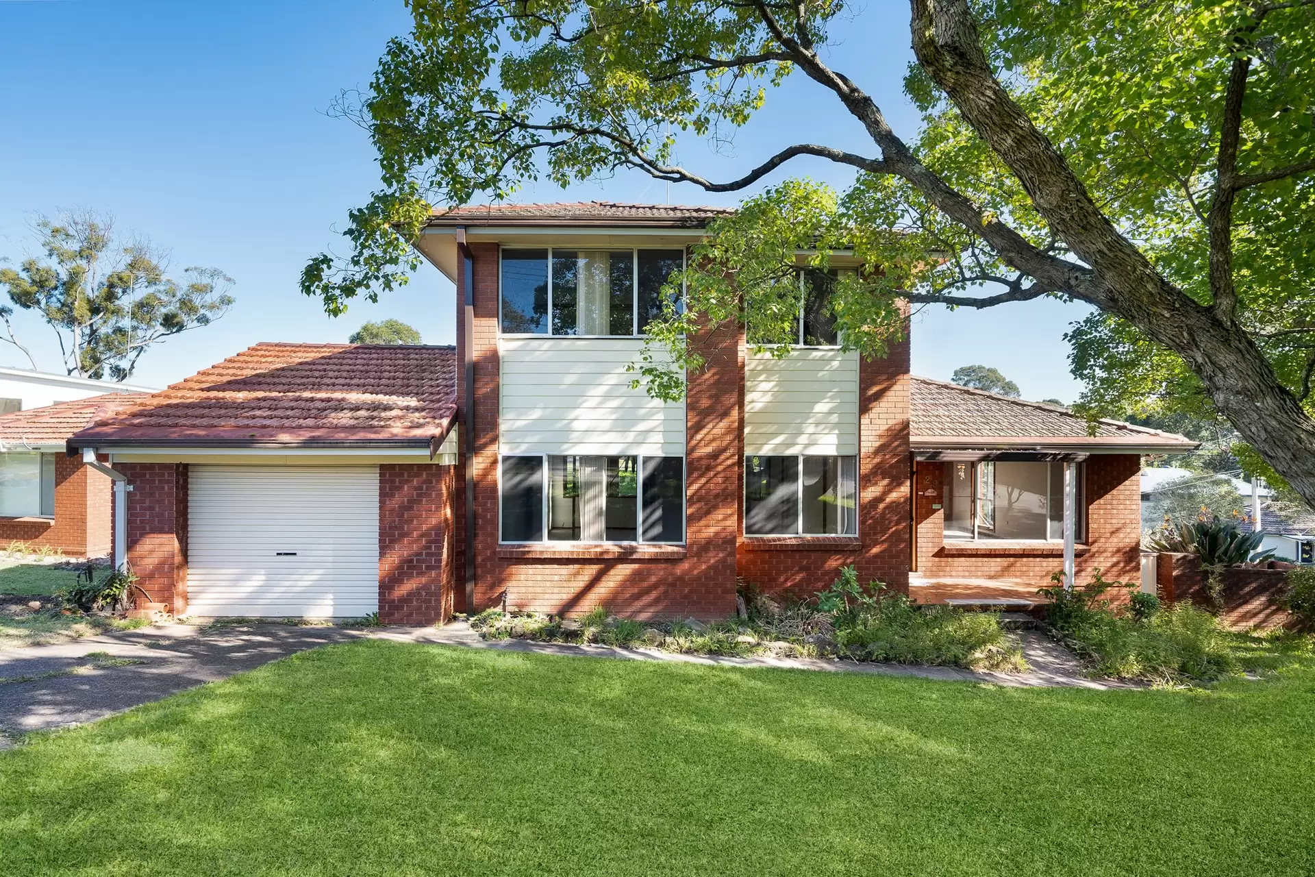 29 Donington Avenue, Georges Hall Sold by Richard Matthews Real Estate - image 1