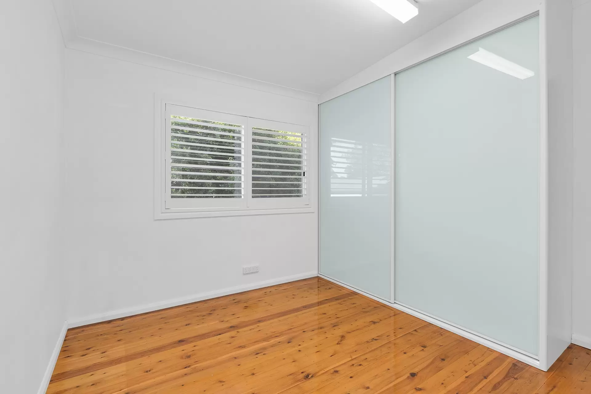 39 Georges Crescent, Georges Hall Leased by Richard Matthews Real Estate - image 4