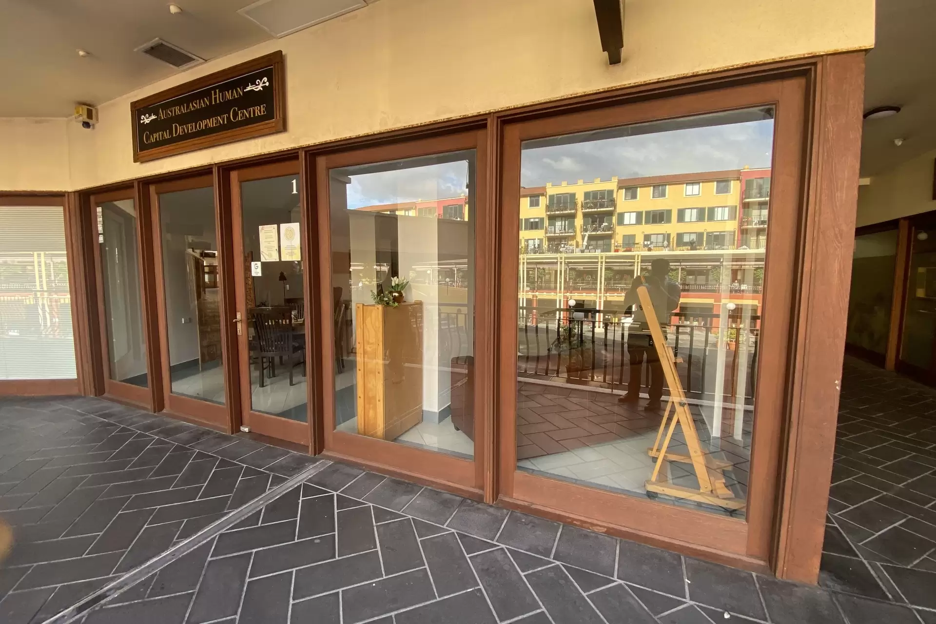 1/23 Norton Street, Leichhardt Leased by Richard Matthews Real Estate - image 2