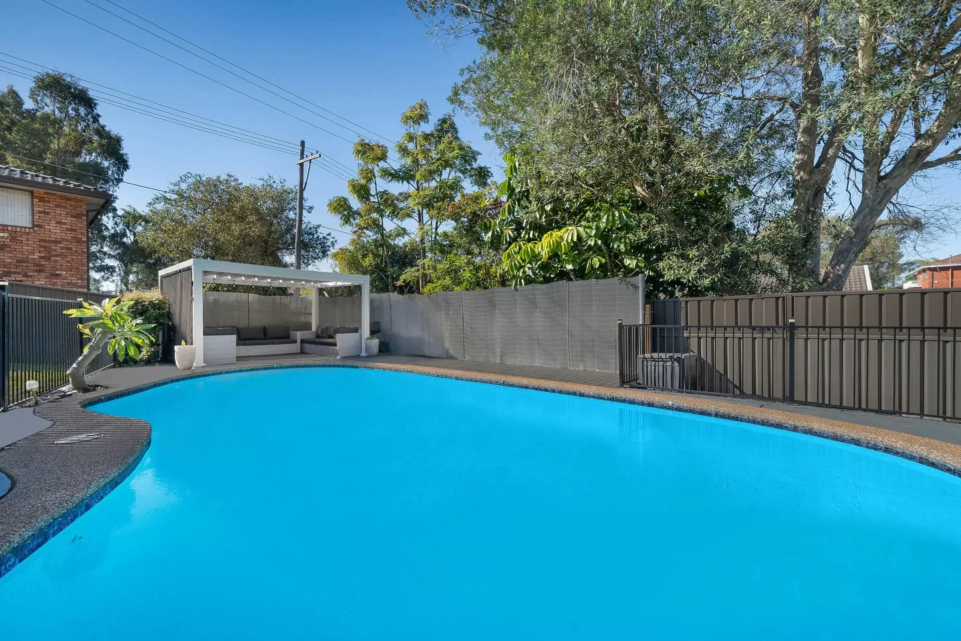 7 Wilton Place, Georges Hall Sold by Richard Matthews Real Estate - image 2