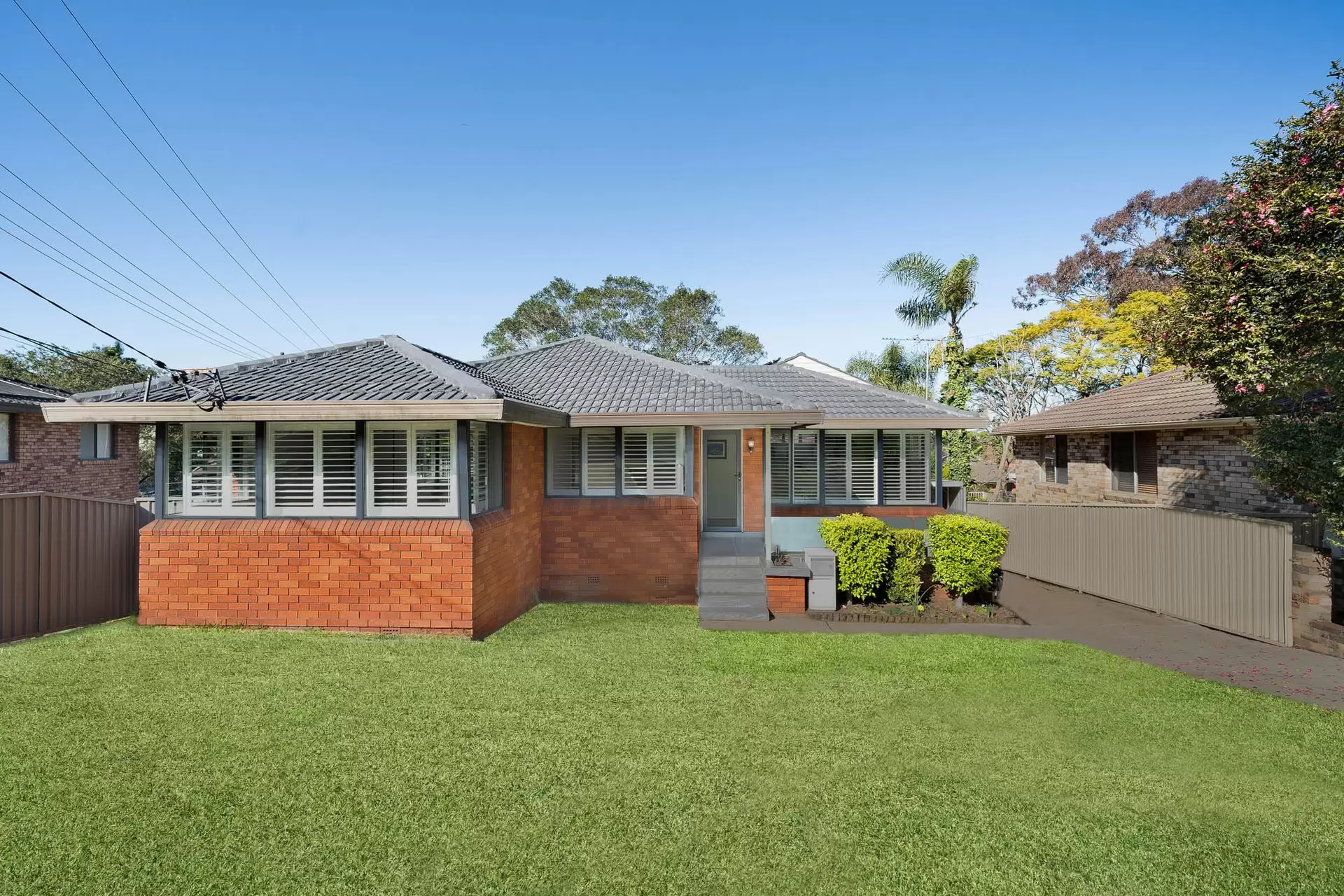 7 Wilton Place, Georges Hall Sold by Richard Matthews Real Estate - image 1