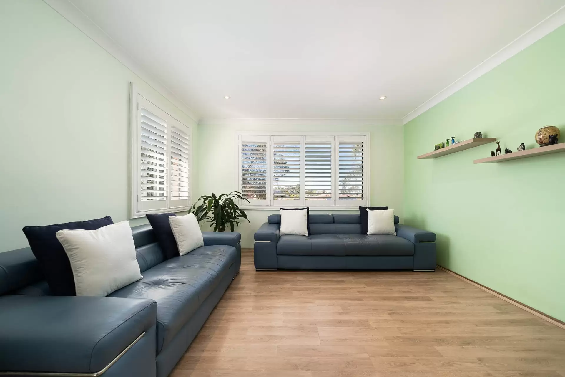 7 Wilton Place, Georges Hall Sold by Richard Matthews Real Estate - image 4