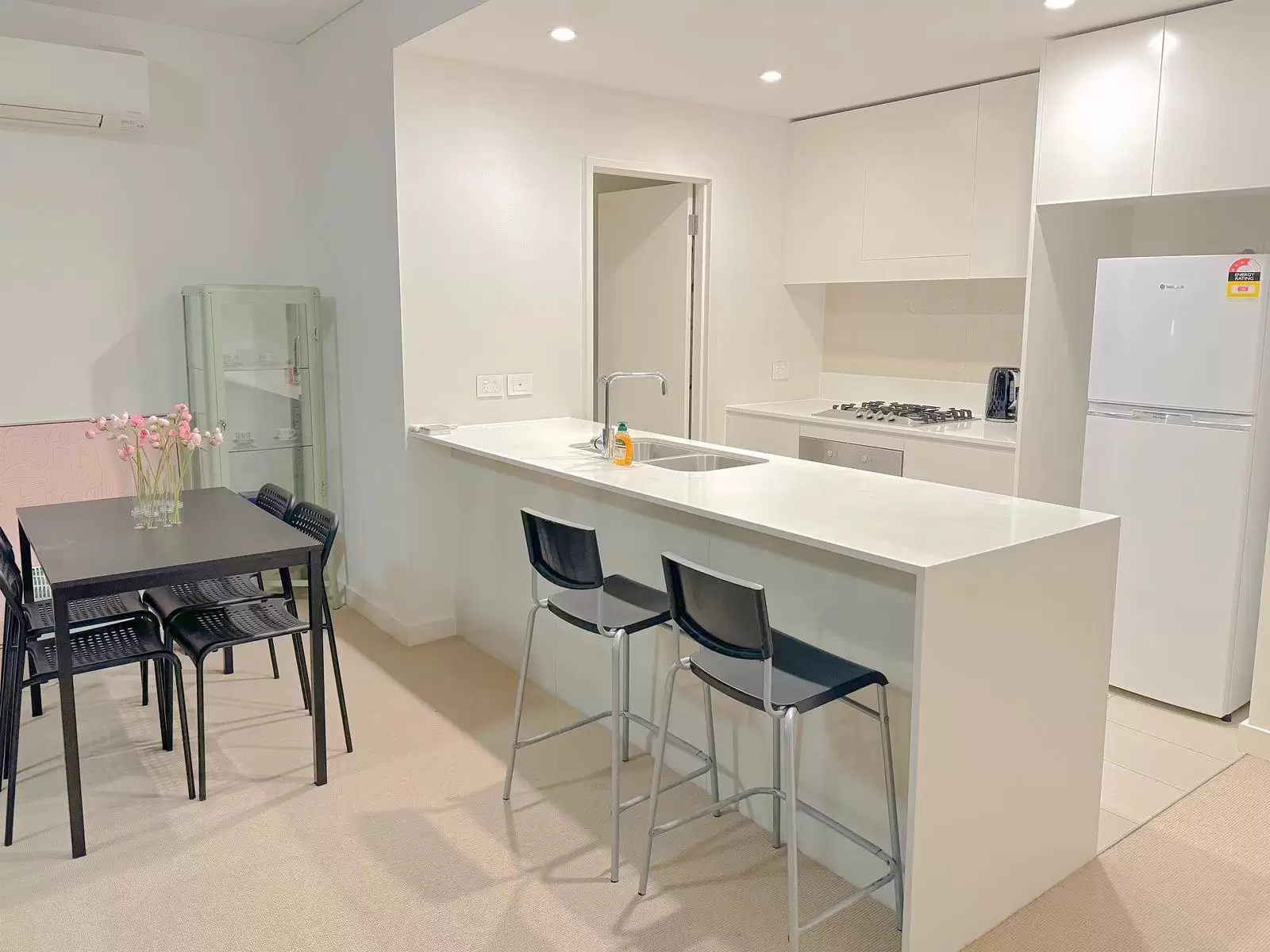 809/5 Verona Drive, Wentworth Point Sold by Richard Matthews Real Estate - image 4