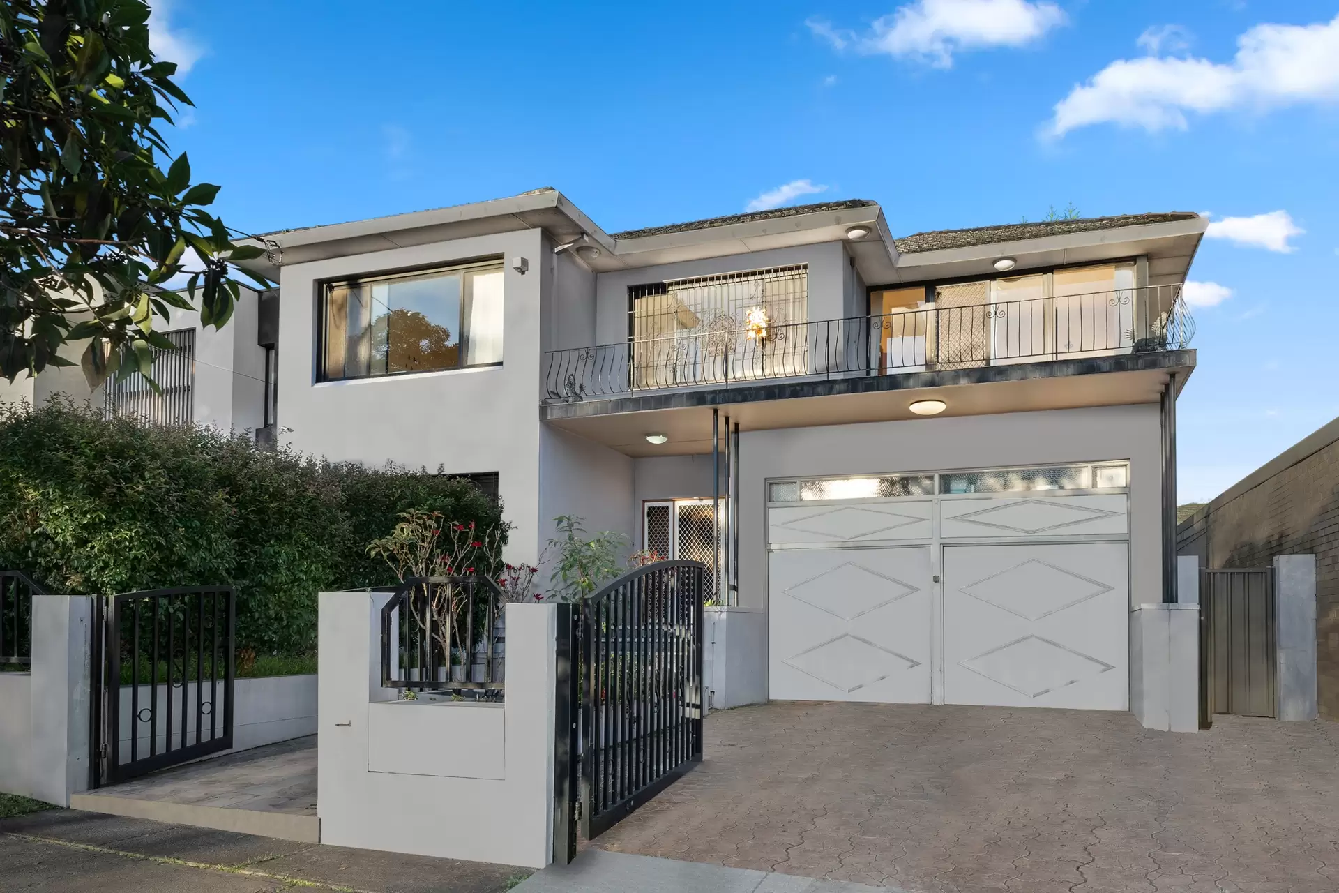 168 The Boulevarde, Strathfield Sold by Richard Matthews Real Estate - image 1