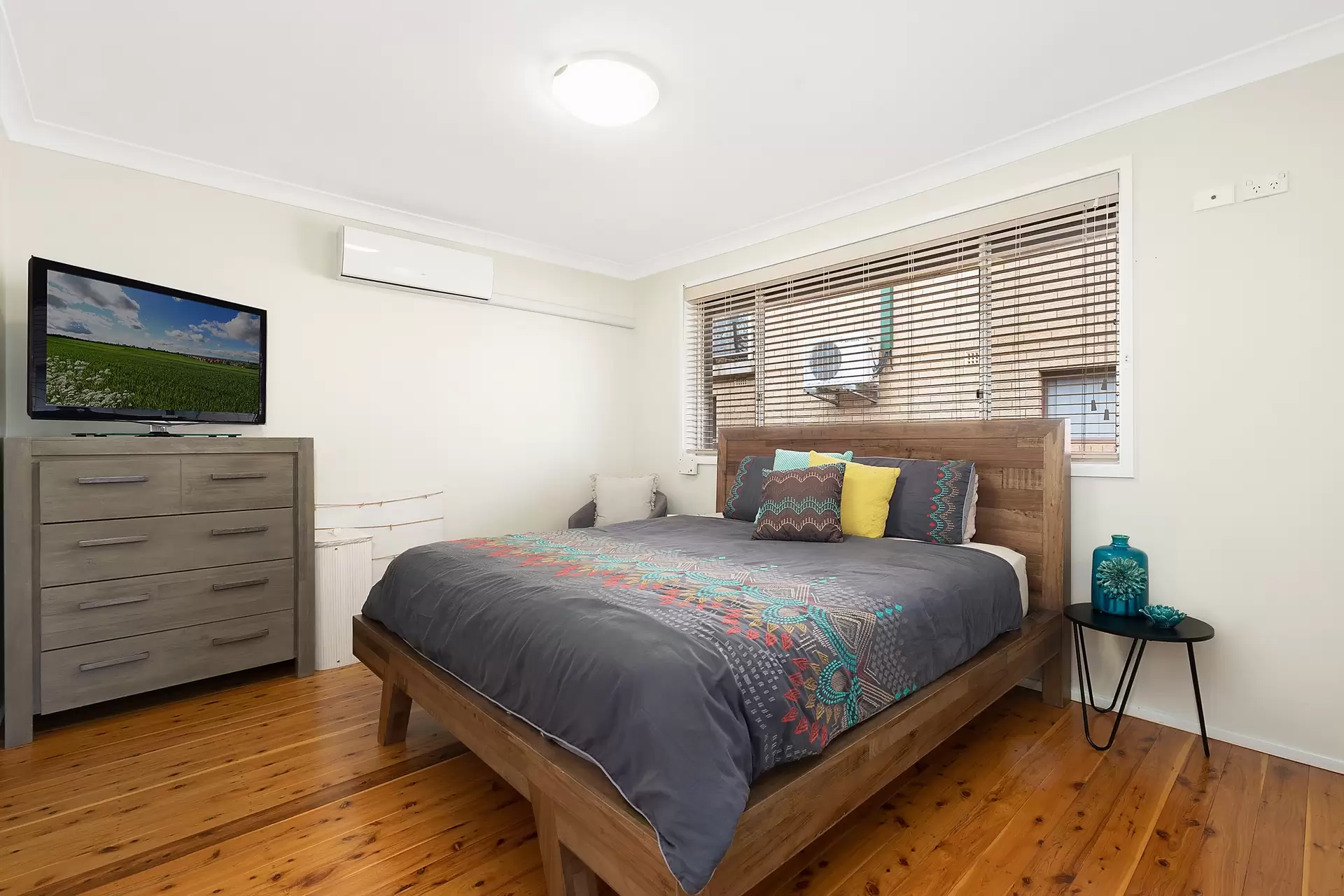12 Pennington Avenue, Georges Hall Sold by Richard Matthews Real Estate - image 6