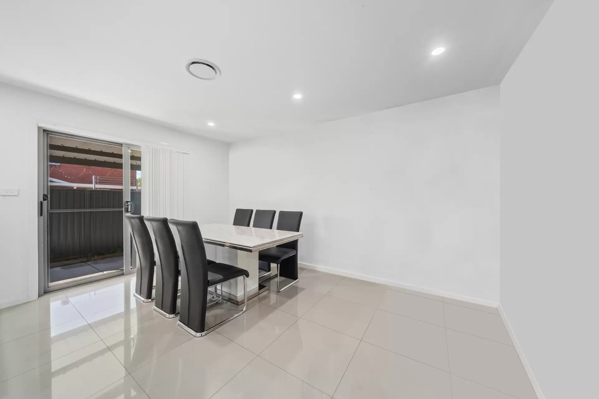 5/191 Newbridge Road, Chipping Norton Sold by Richard Matthews Real Estate - image 3