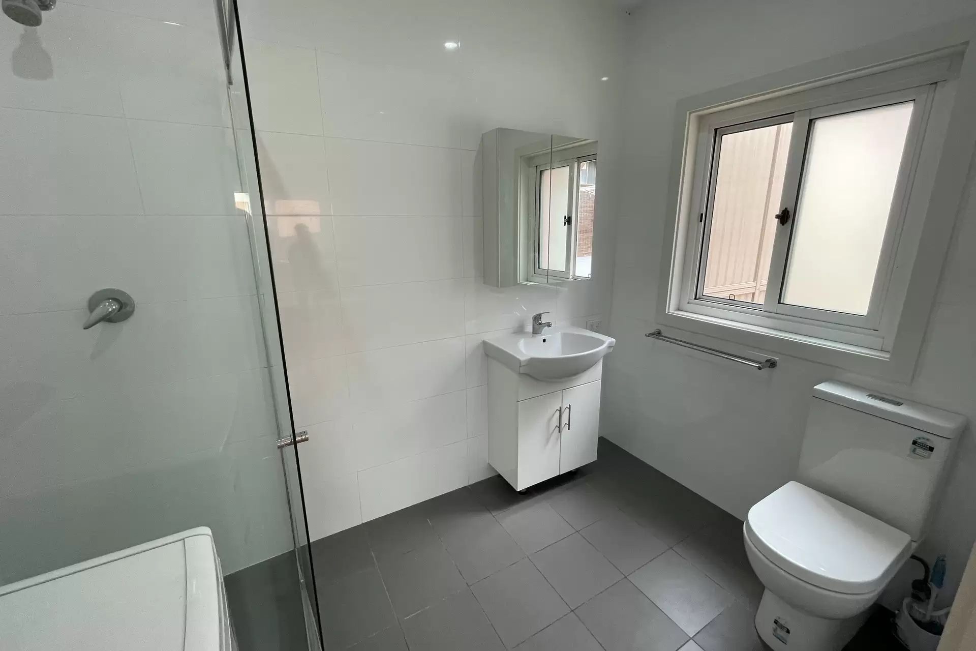 6A Dell Place, Georges Hall Leased by Richard Matthews Real Estate - image 3