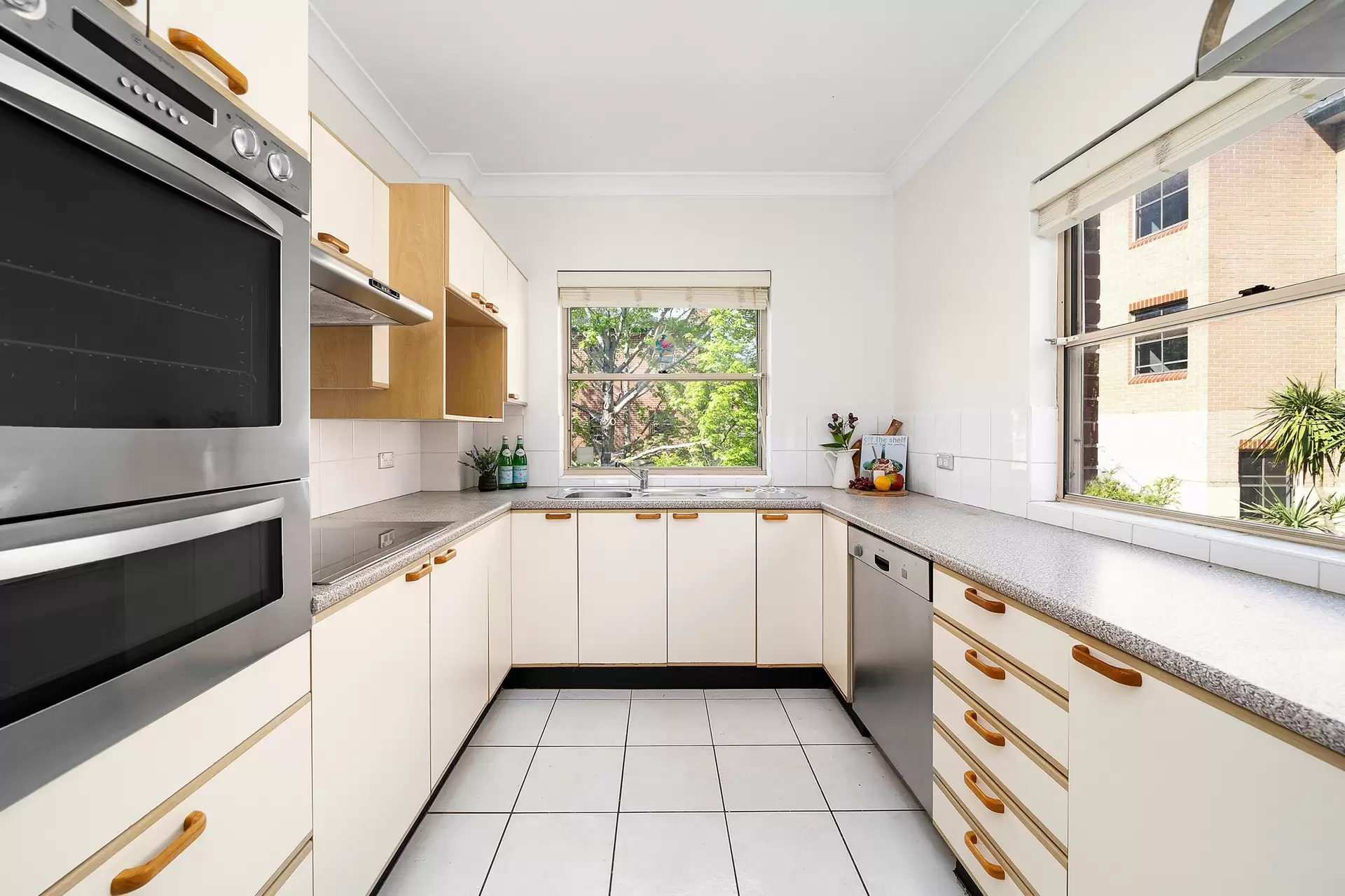 10/247E Burwood Road, Concord Sold by Richard Matthews Real Estate - image 5