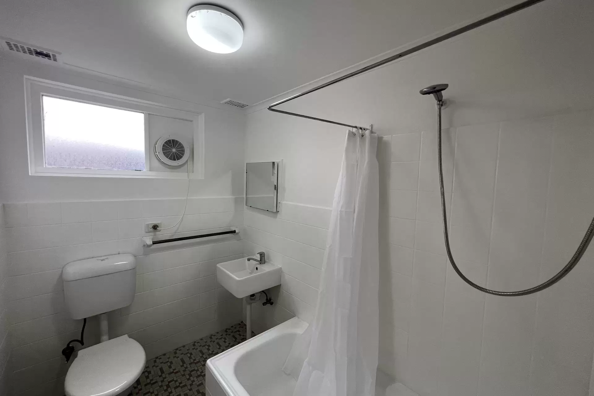 2/37 Edwin Street South, Croydon Leased by Richard Matthews Real Estate - image 3