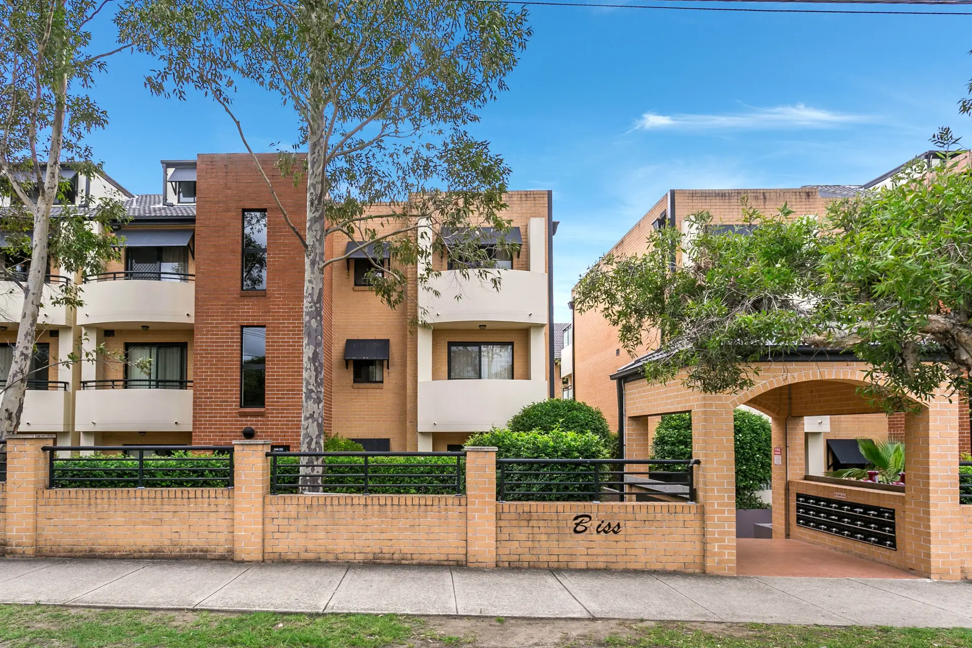 2/19-27 Eastbourne Road, Homebush West Sold by Richard Matthews Real Estate - image 1