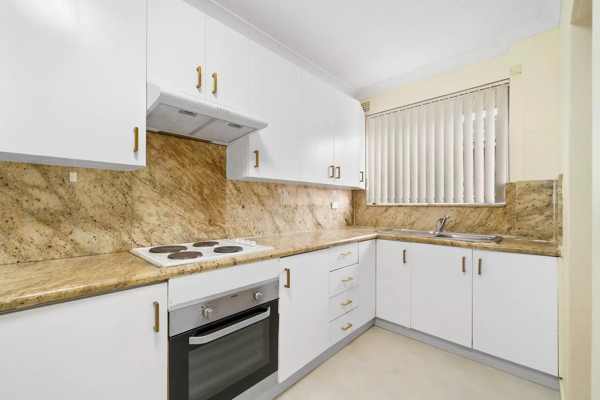 8/39 The Crescent, Homebush Sold by Richard Matthews Real Estate - image 2