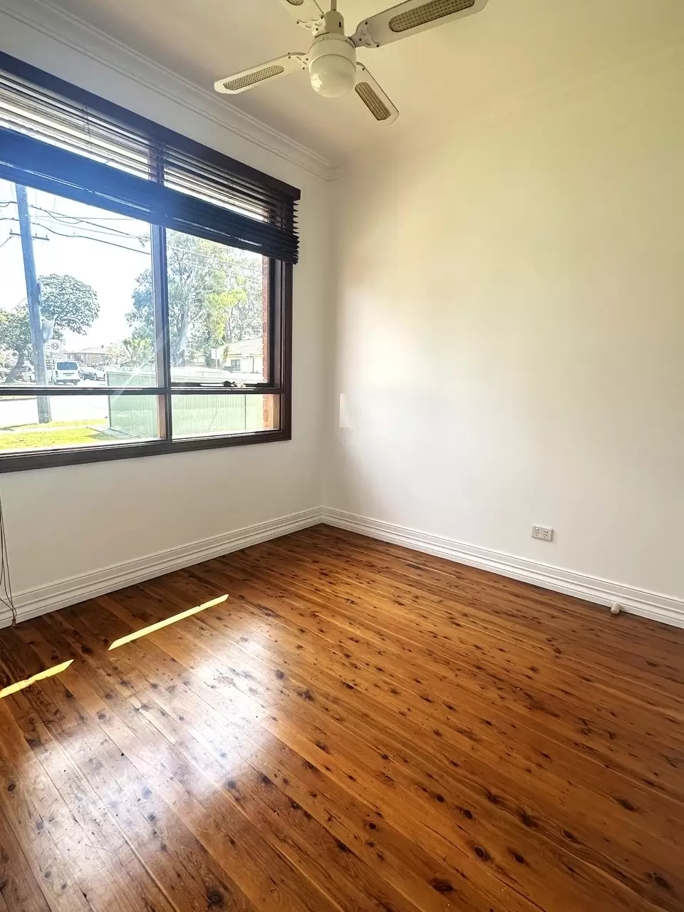 41 Georges Crescent, Georges Hall Leased by Richard Matthews Real Estate - image 7
