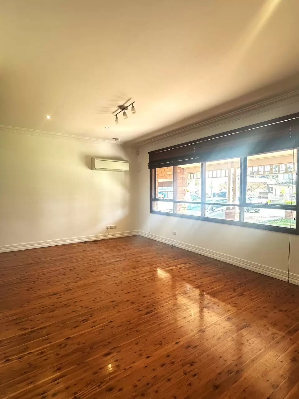 41 Georges Crescent, Georges Hall Leased by Richard Matthews Real Estate - image 9