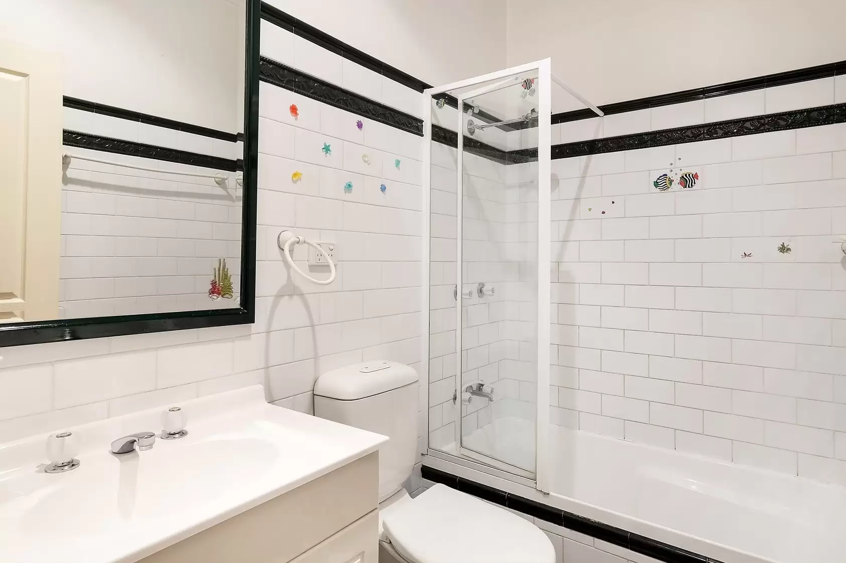 41 Georges Crescent, Georges Hall Leased by Richard Matthews Real Estate - image 3