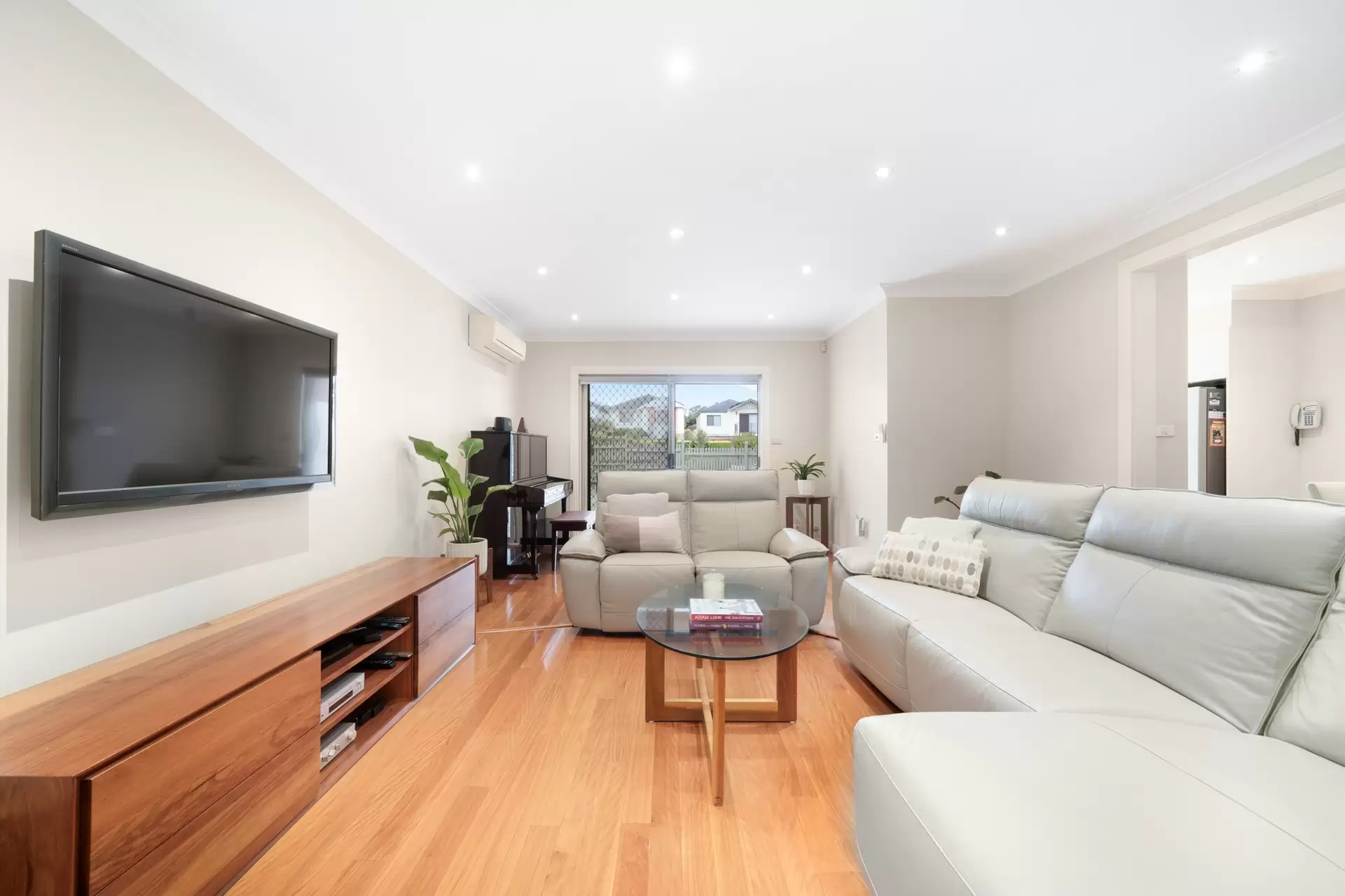 8 Wenton Avenue, Liberty Grove Sold by Richard Matthews Real Estate - image 4