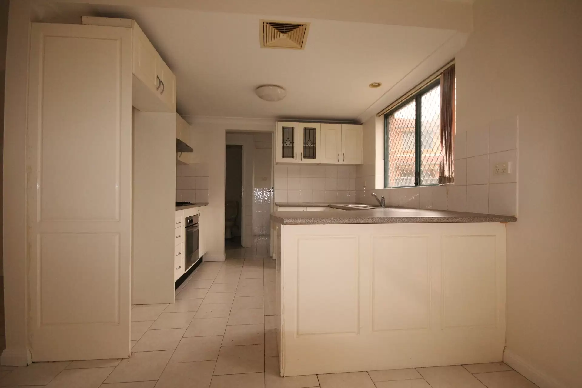 10/81 Bellevue Avenue, Georges Hall Leased by Richard Matthews Real Estate - image 3