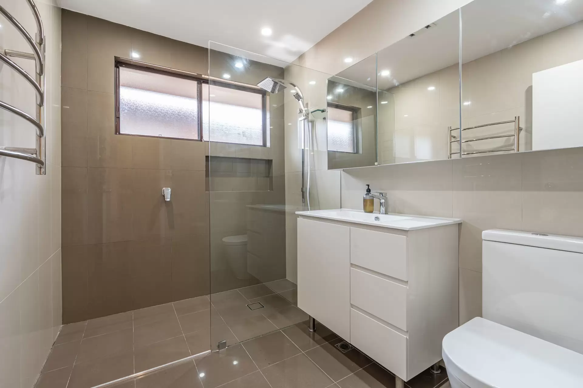 26 Oak Drive, Georges Hall Leased by Richard Matthews Real Estate - image 6