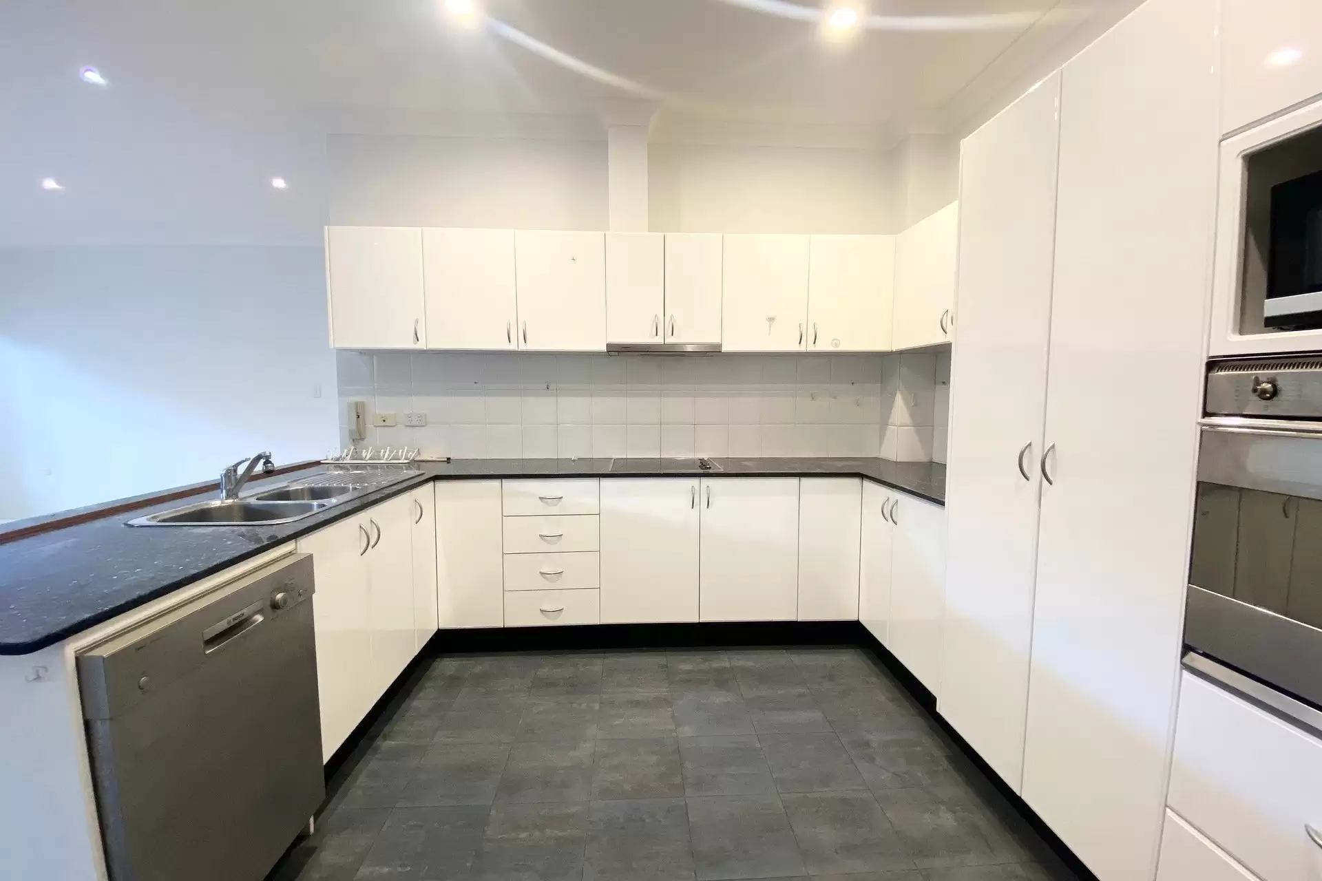 6/1-1A Waimea Street, Burwood Leased by Richard Matthews Real Estate - image 2