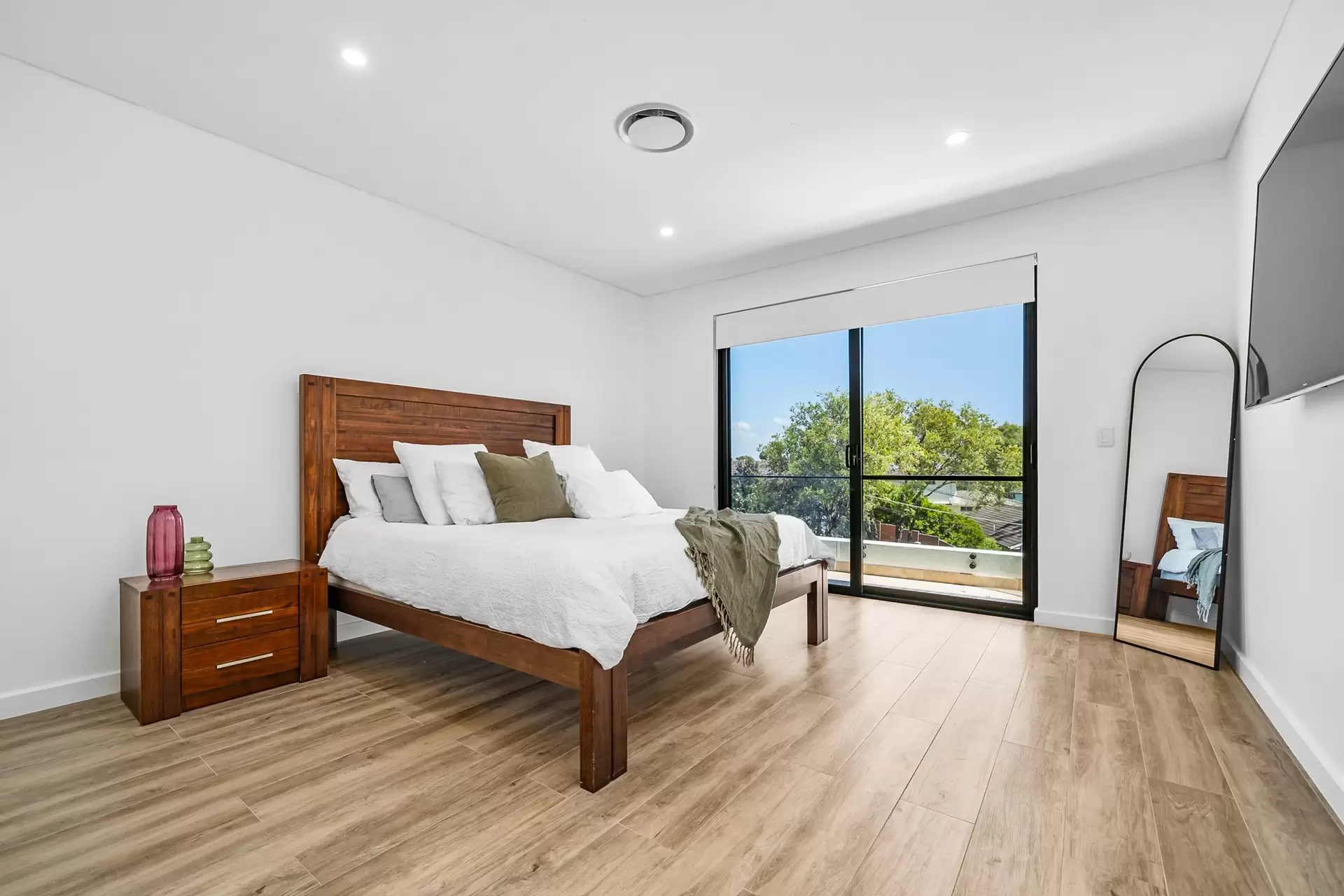 2A Bligh Close, Georges Hall Sold by Richard Matthews Real Estate - image 3