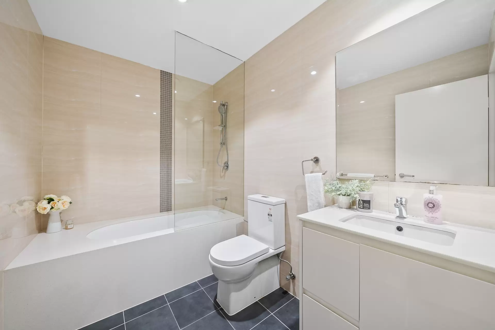 236/2 Nipper Street, Homebush Sold by Richard Matthews Real Estate - image 5