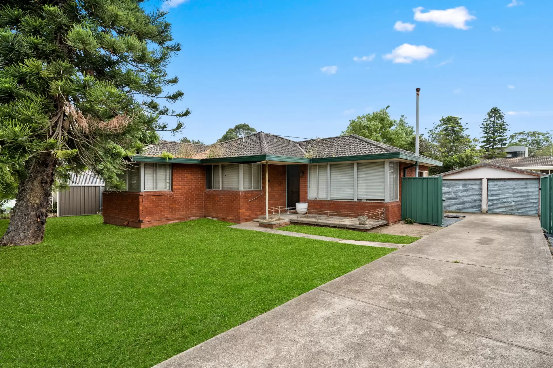 5 Lurnea Avenue, Georges Hall Sold by Richard Matthews Real Estate - image 2