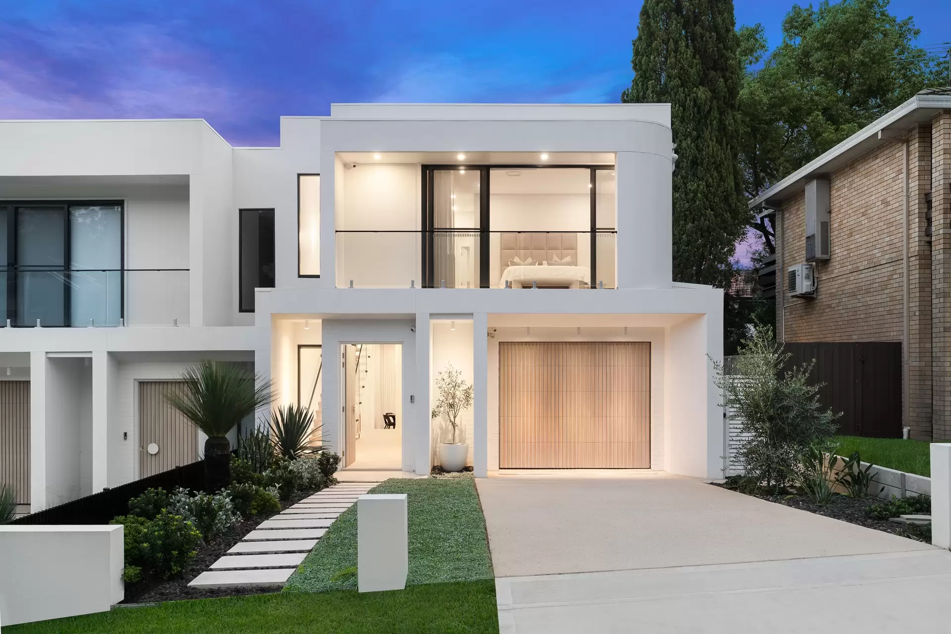 10a Yvonne Crescent, Georges Hall Sold by Richard Matthews Real Estate - image 1