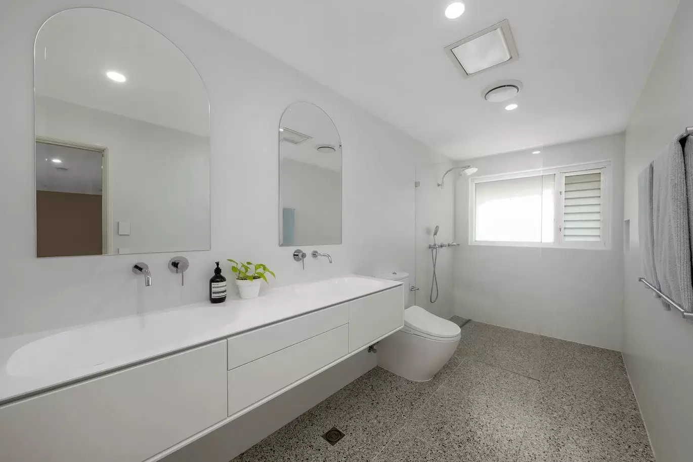 34 Foley Street, Georges Hall Leased by Richard Matthews Real Estate - image 8