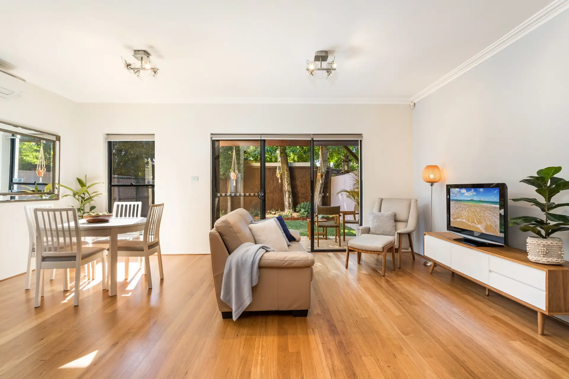5/219 Croydon Road, Croydon Sold by Richard Matthews Real Estate - image 3