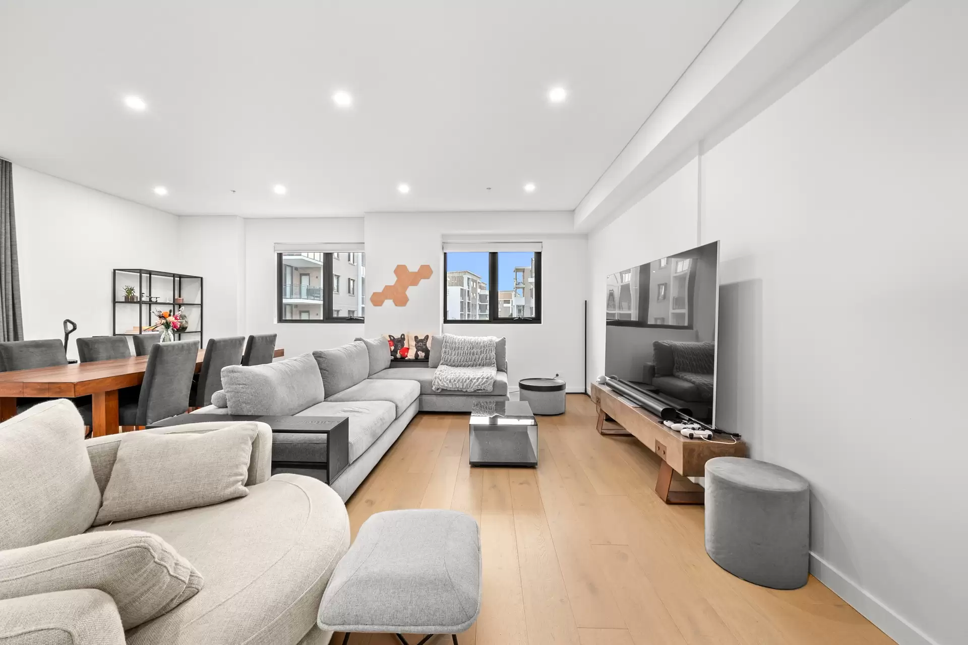 165/1 Gerbera Place, Kellyville Sold by Richard Matthews Real Estate - image 1