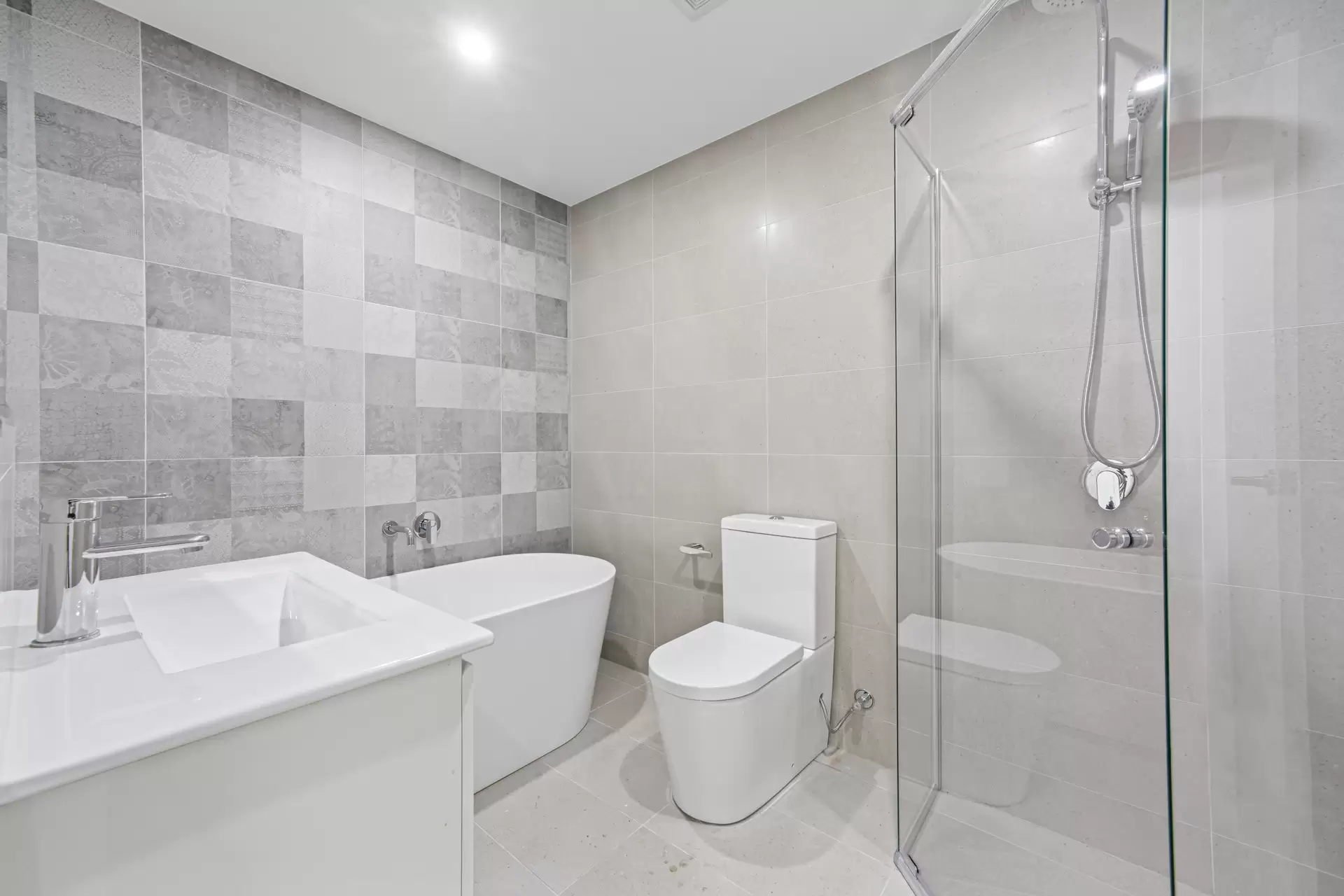 4.11/888 Woodville Road, Villawood Leased by Richard Matthews Real Estate - image 5