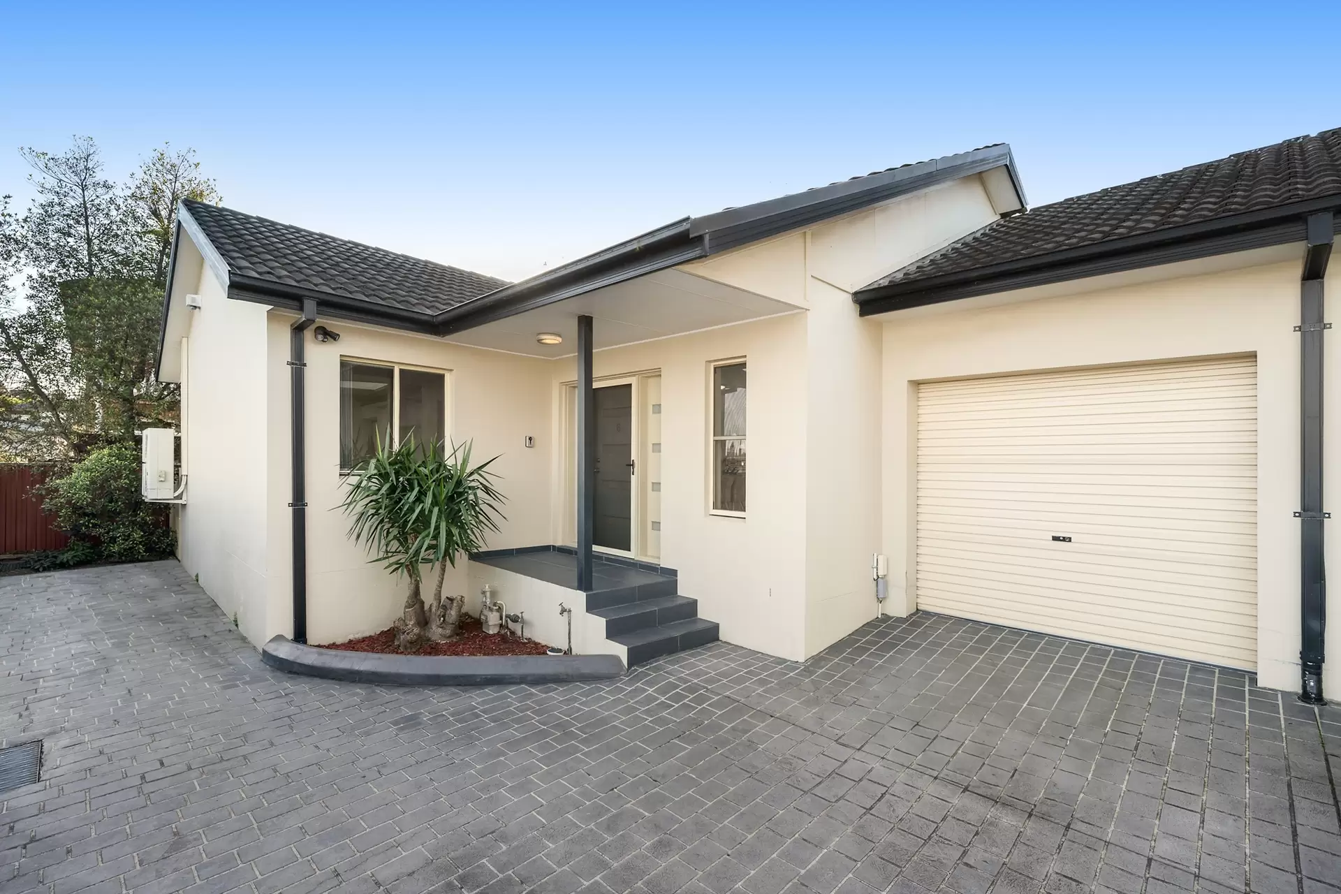6/29 Hunter Street, Condell Park Sold by Richard Matthews Real Estate - image 1