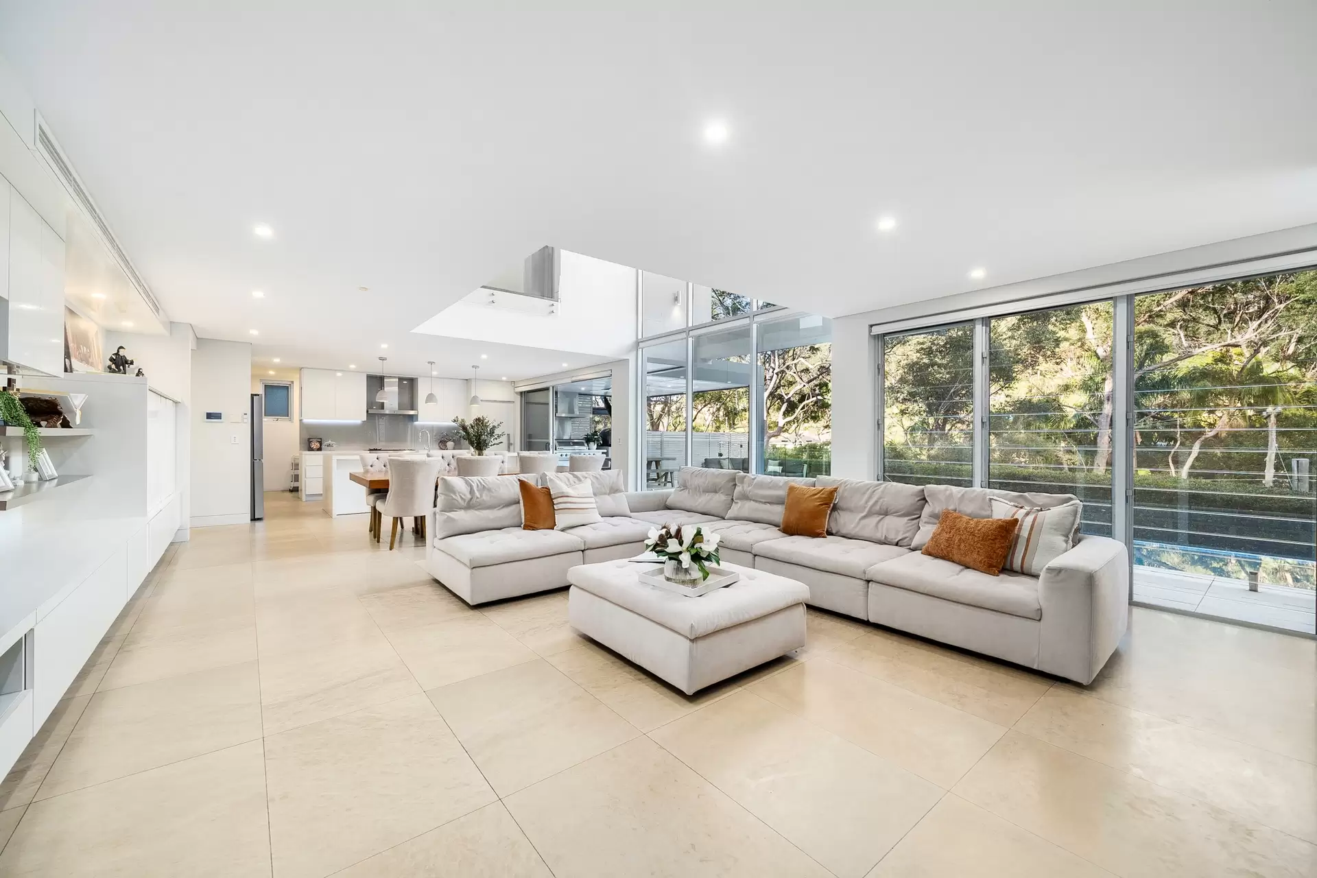 33 Old Ferry Road, Illawong Sold by Richard Matthews Real Estate - image 2