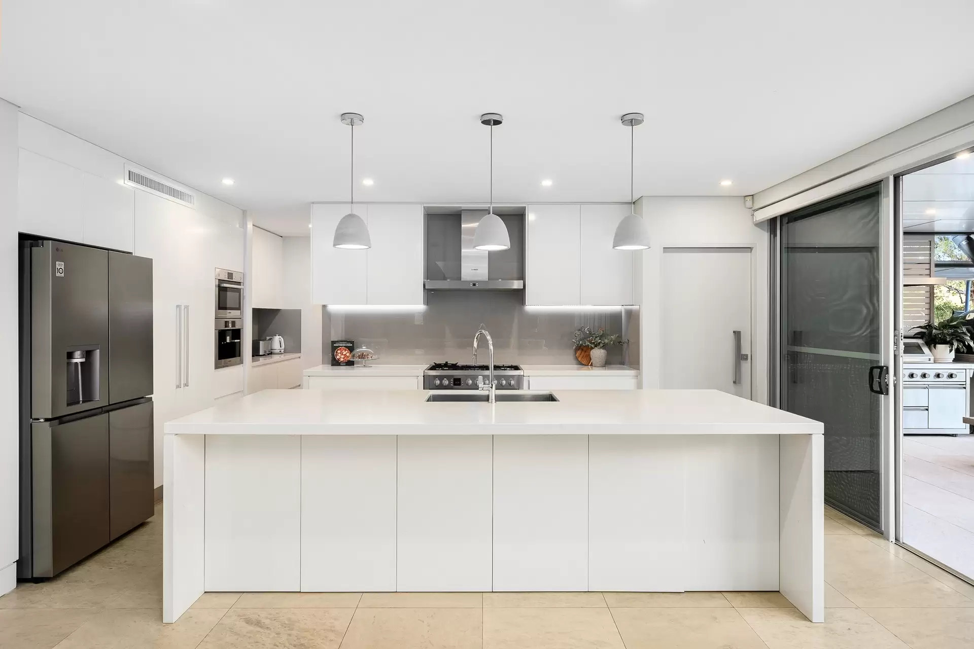 33 Old Ferry Road, Illawong Sold by Richard Matthews Real Estate - image 4