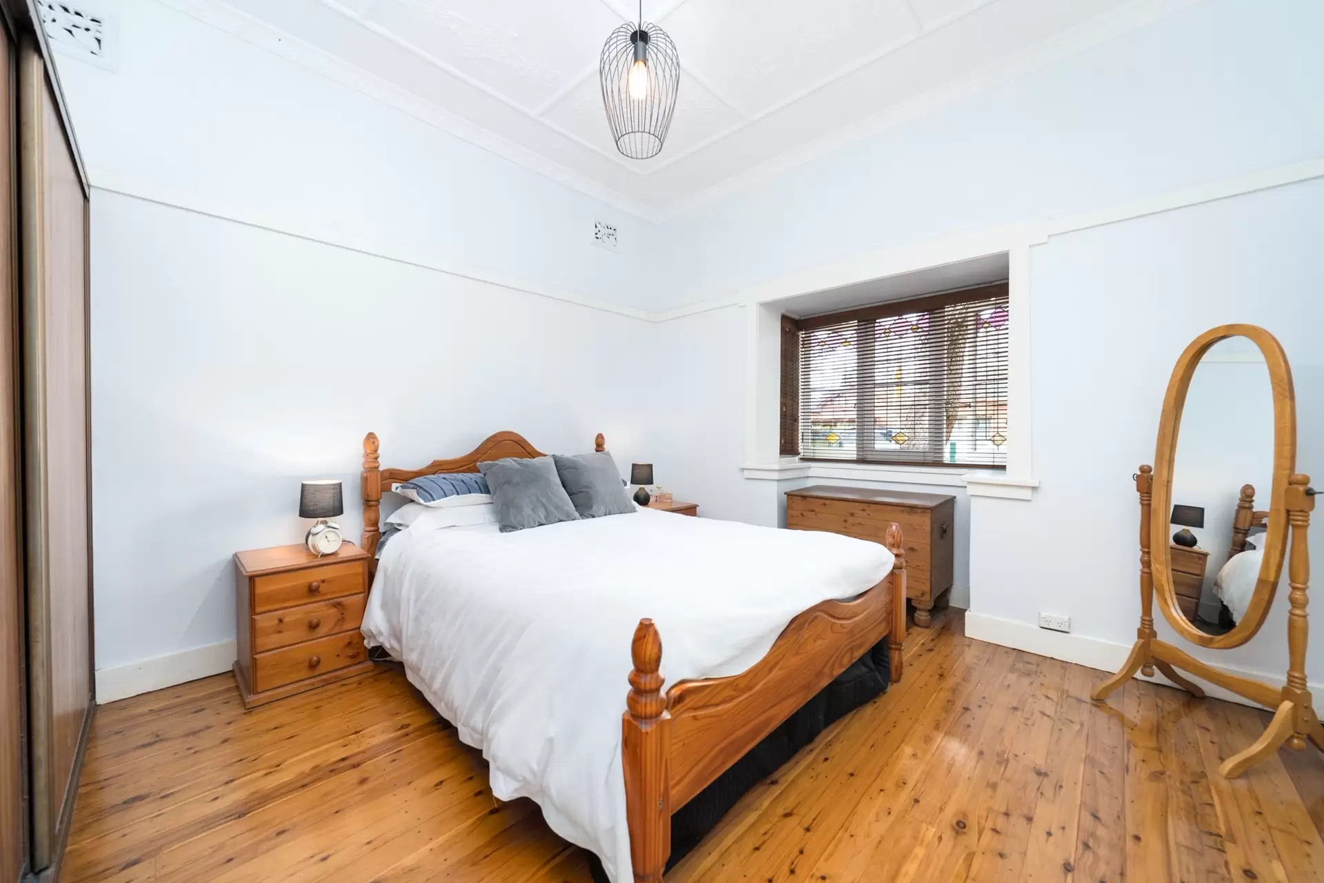 120 Croydon Road, Croydon Sold by Richard Matthews Real Estate - image 5