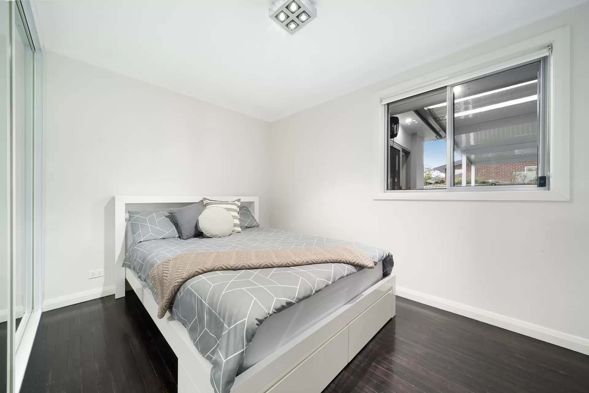 21 Lurnea Avenue, Georges Hall Sold by Richard Matthews Real Estate - image 5