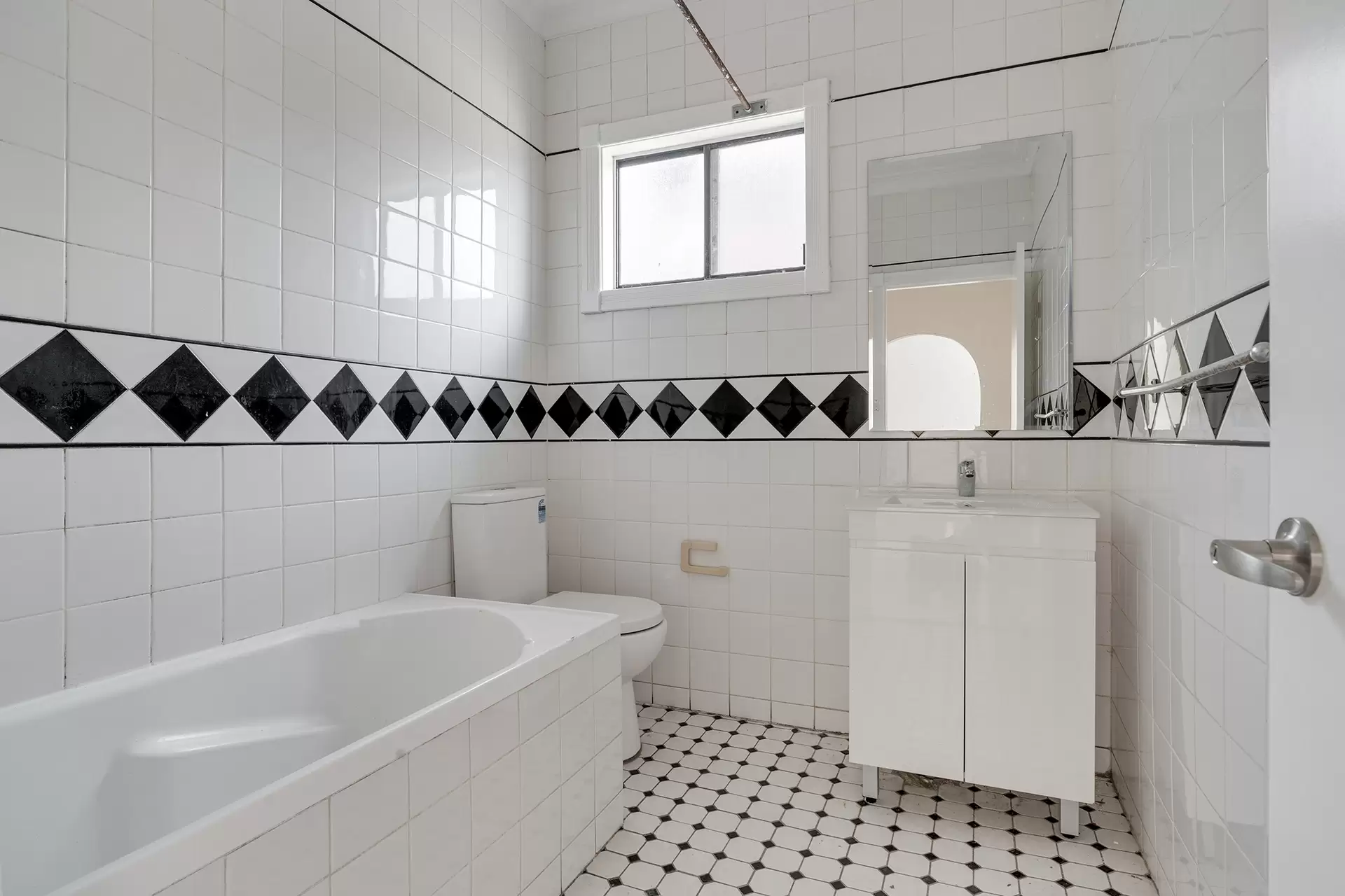 1556 Canterbury Road, Punchbowl Leased by Richard Matthews Real Estate - image 5