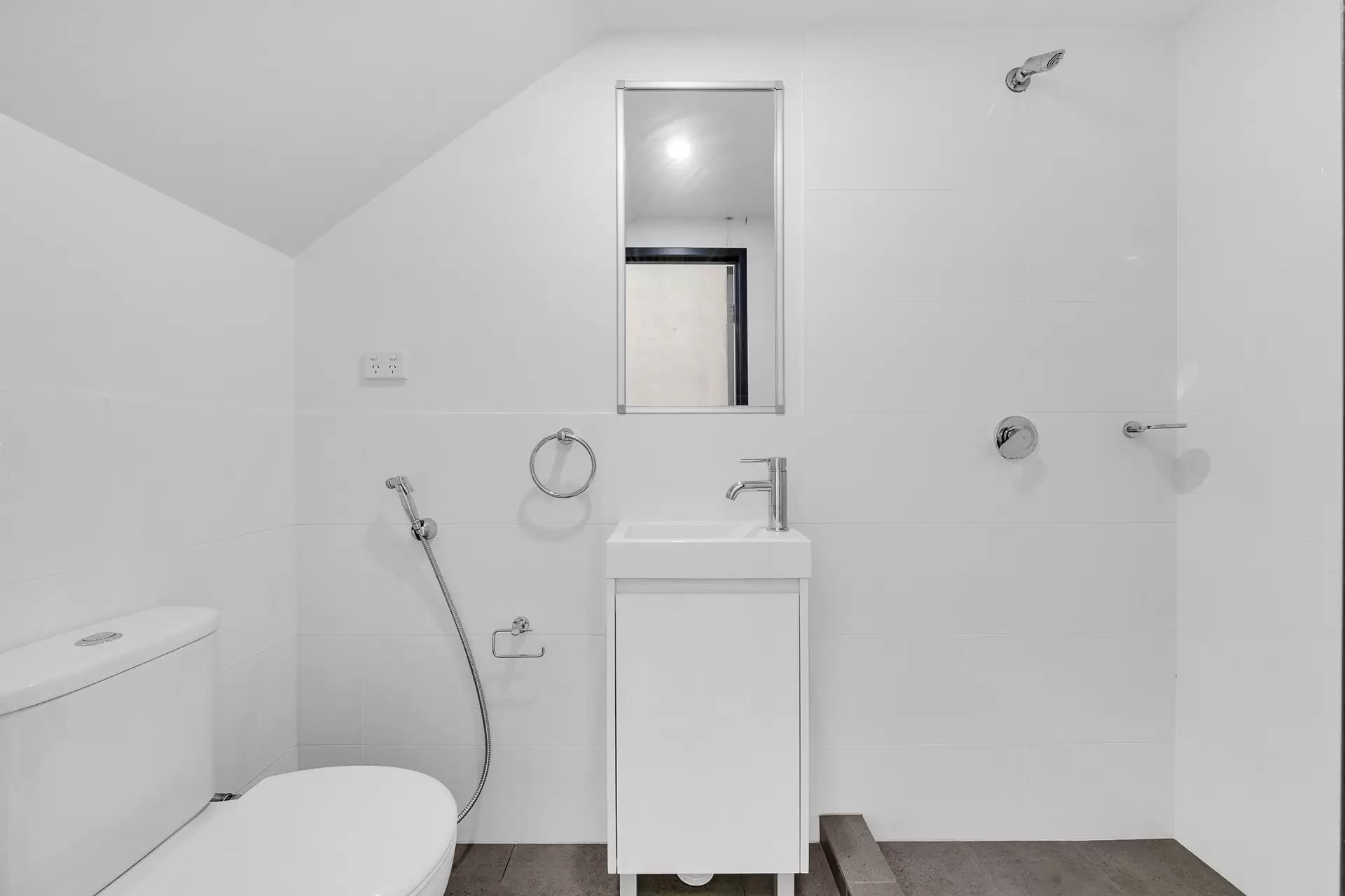 G08/161 Arthur Street, Homebush Leased by Richard Matthews Real Estate - image 5