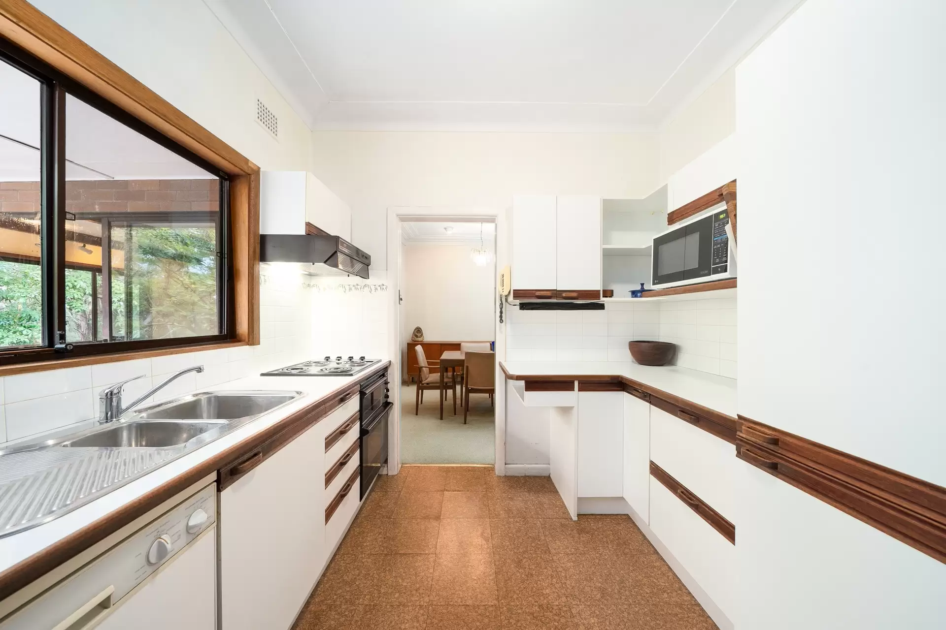 3 Carter Crescent, Gymea Bay Sold by Richard Matthews Real Estate - image 5